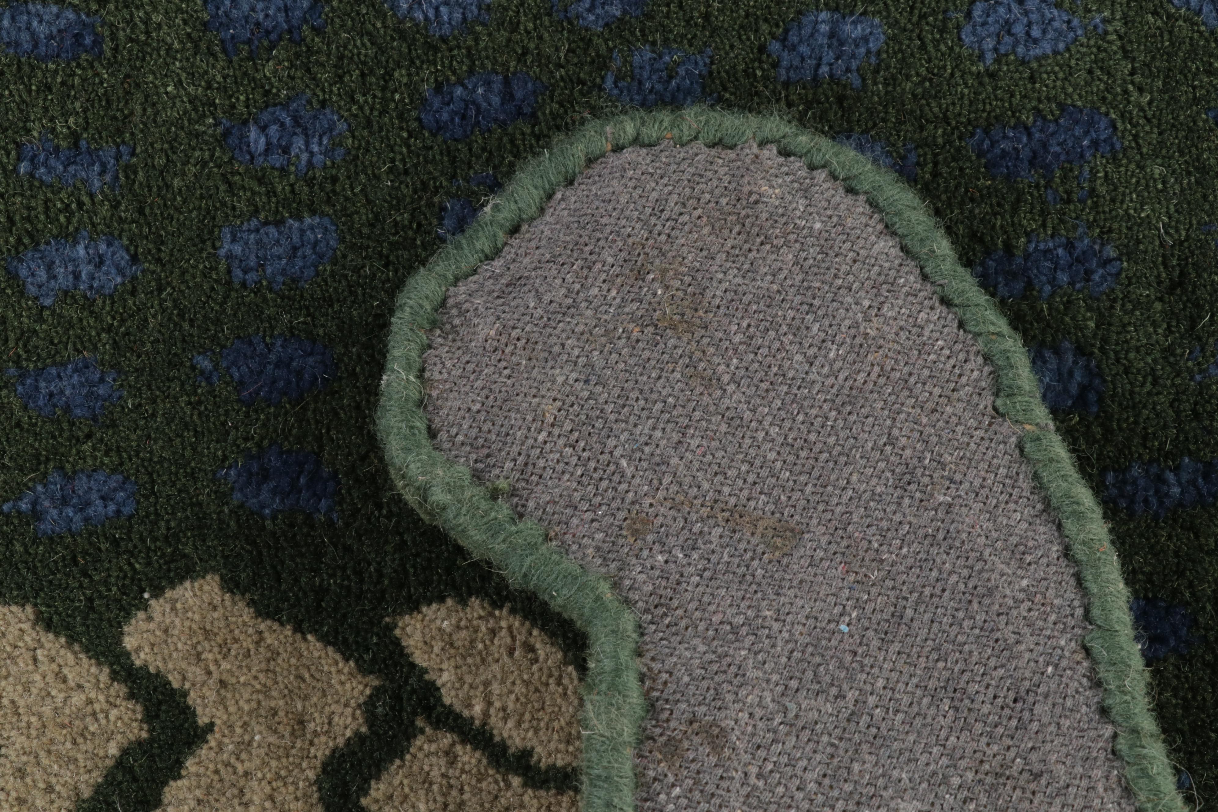 2'10 x 5' Hand-Tufted Pictorial Crocodile Form Accent Rug