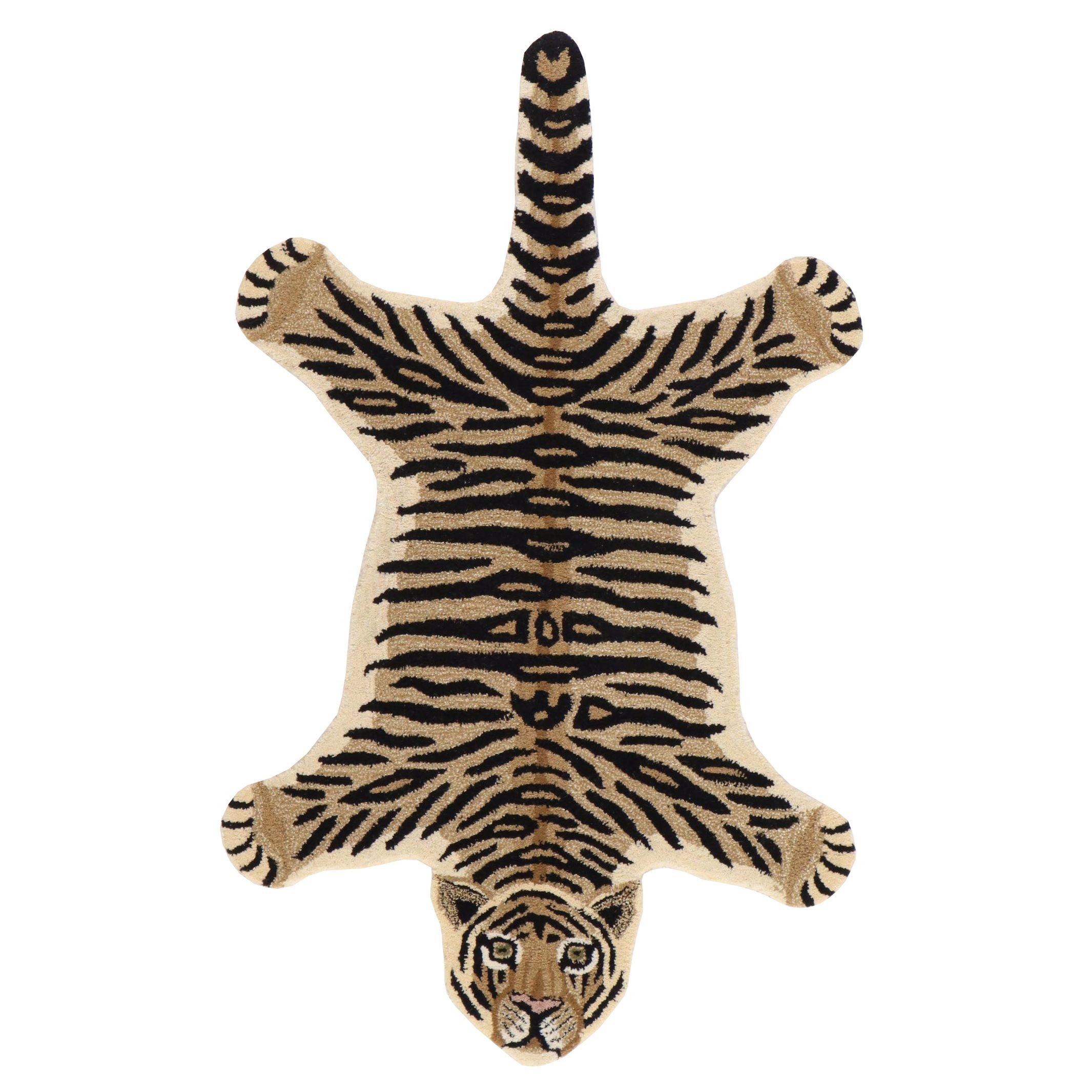 3' x 4'10 Hand-Tufted Pictorial Tiger Form Accent Rug