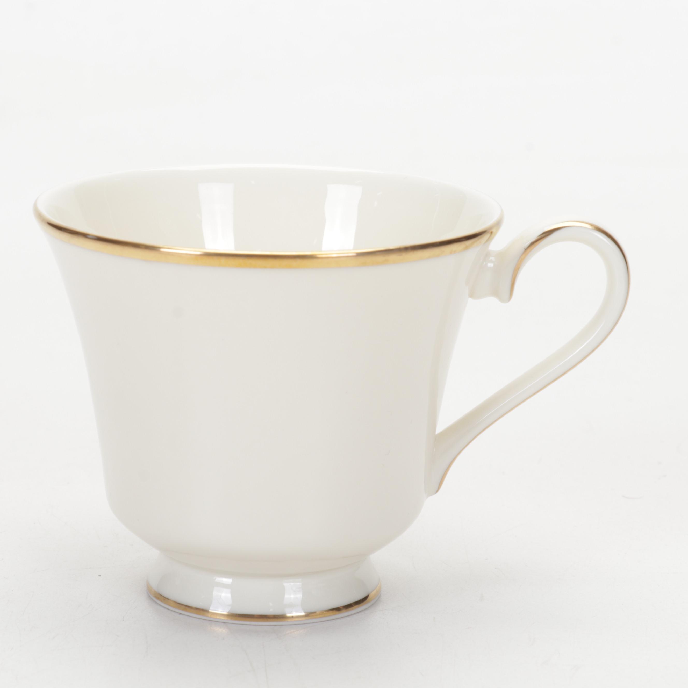 Royal Doulton Romance Collection "Heather" Bone China Dinnerware, 1984–1998