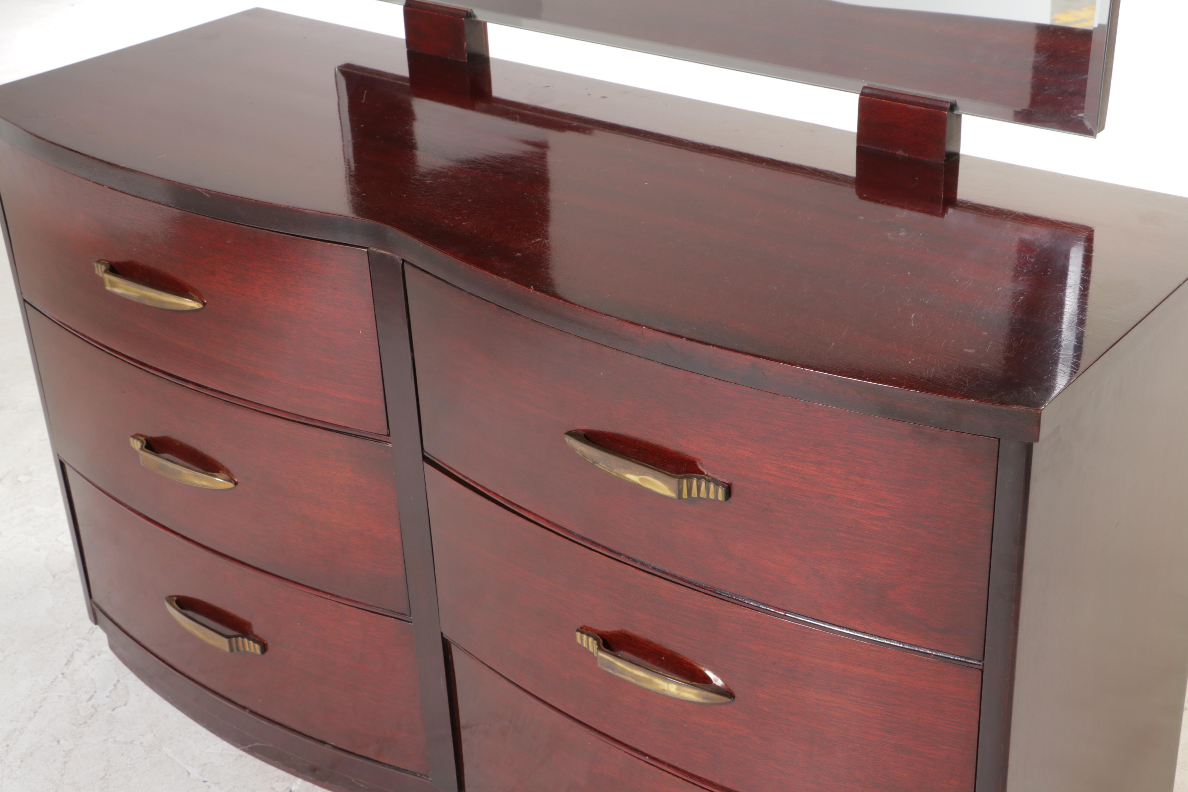 Art Deco Mahogany Six-Drawer Serpentine-Front Dresser, Mid-20th Century