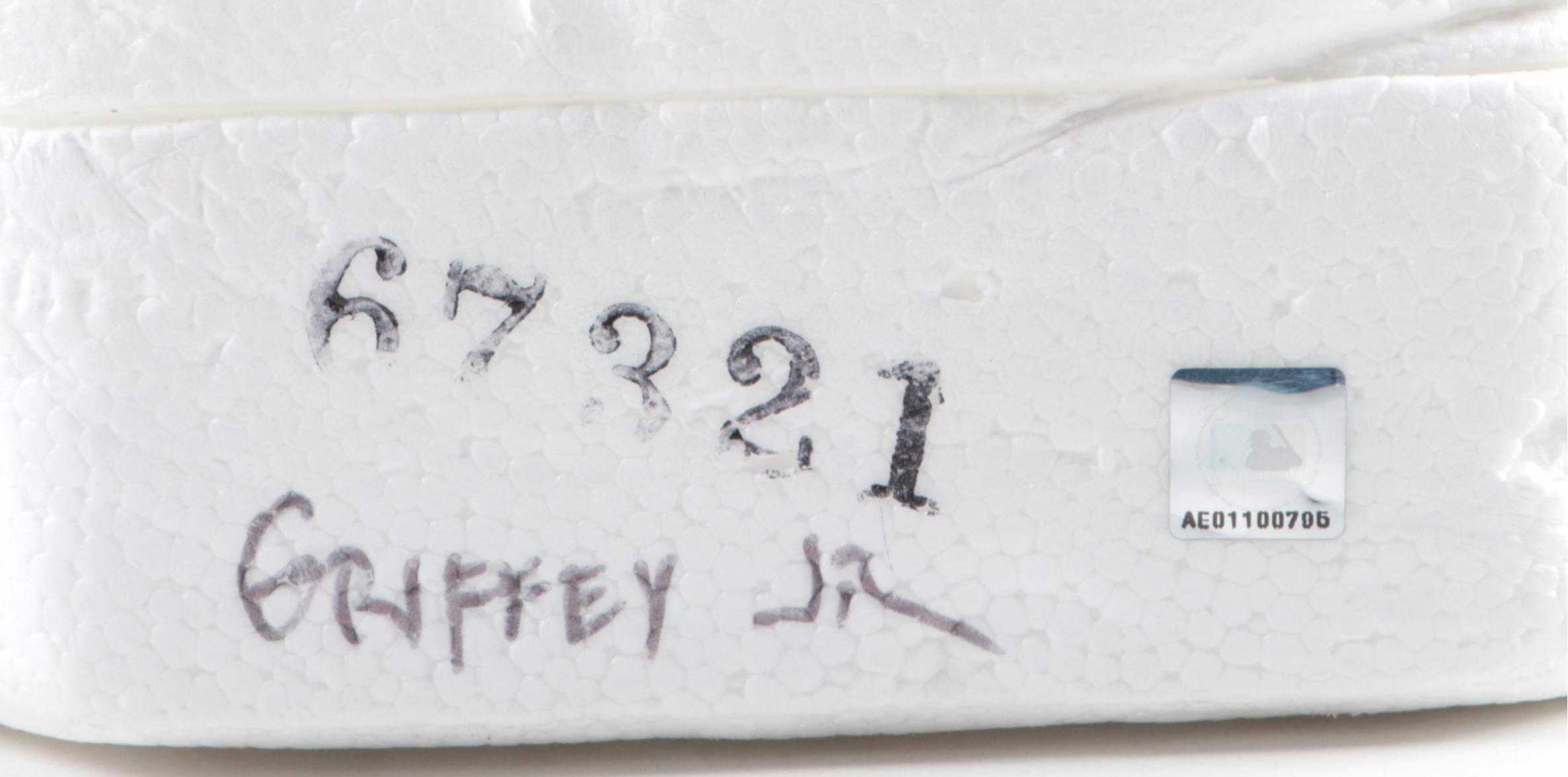 Bradford Exchange Ken Griffey Jr. Signed Cincinnati Reds Collector Plate, 2000