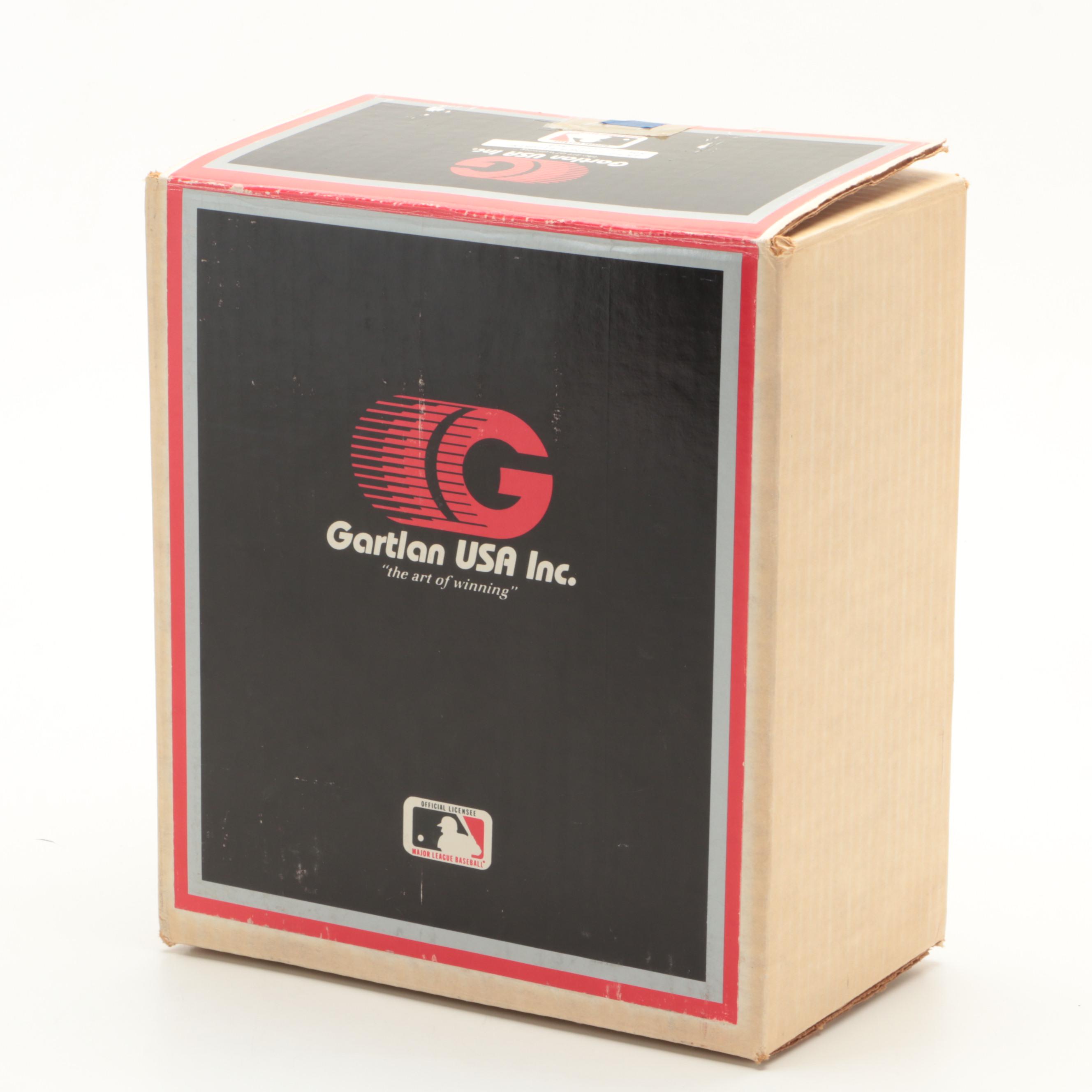 Gartlan Johnny Bench Signed Reds "Poised for Fame" Limited Ceramic Figurine