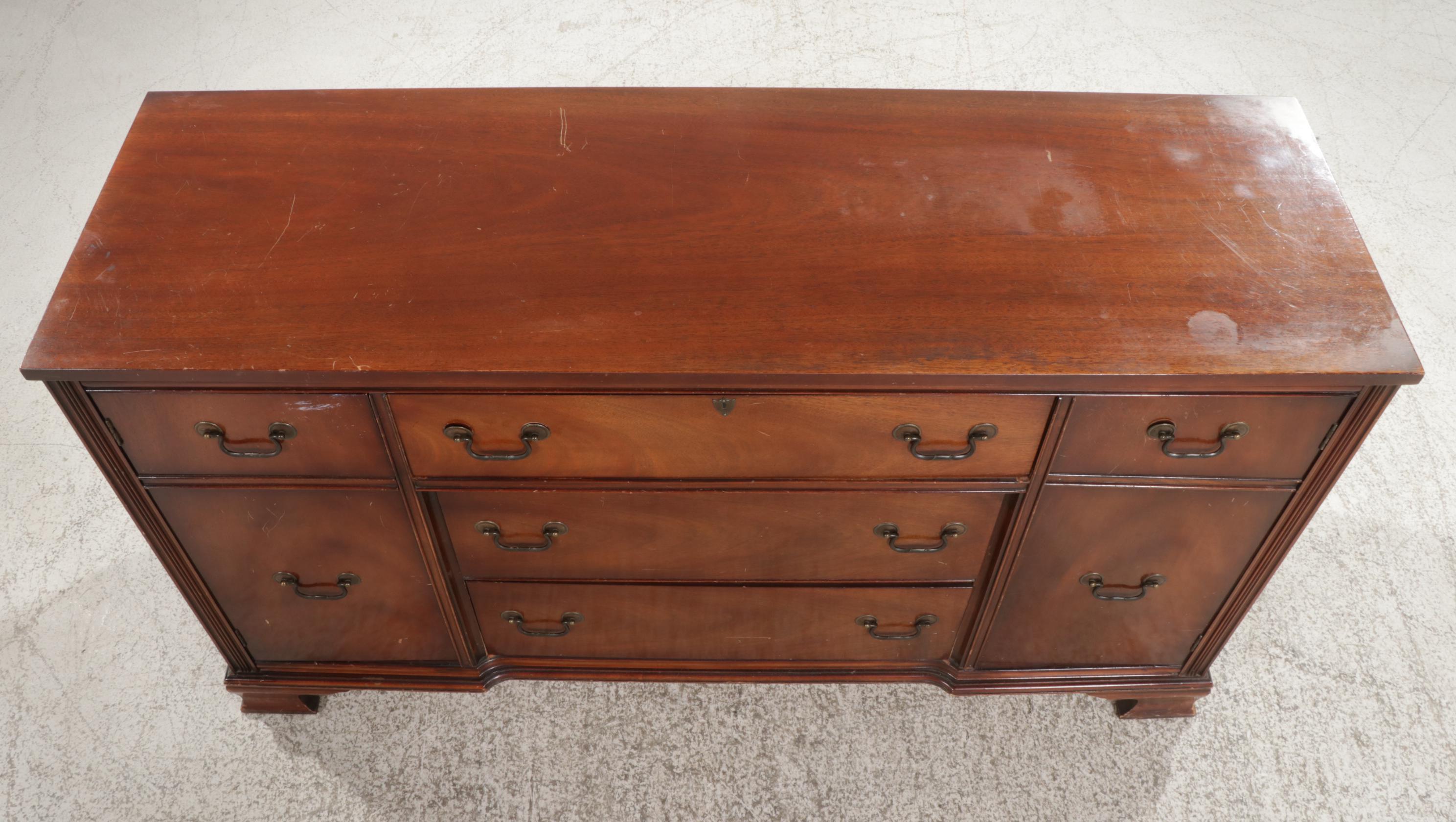 Bassett George III Style Mahogany Buffet, Mid-20th Century