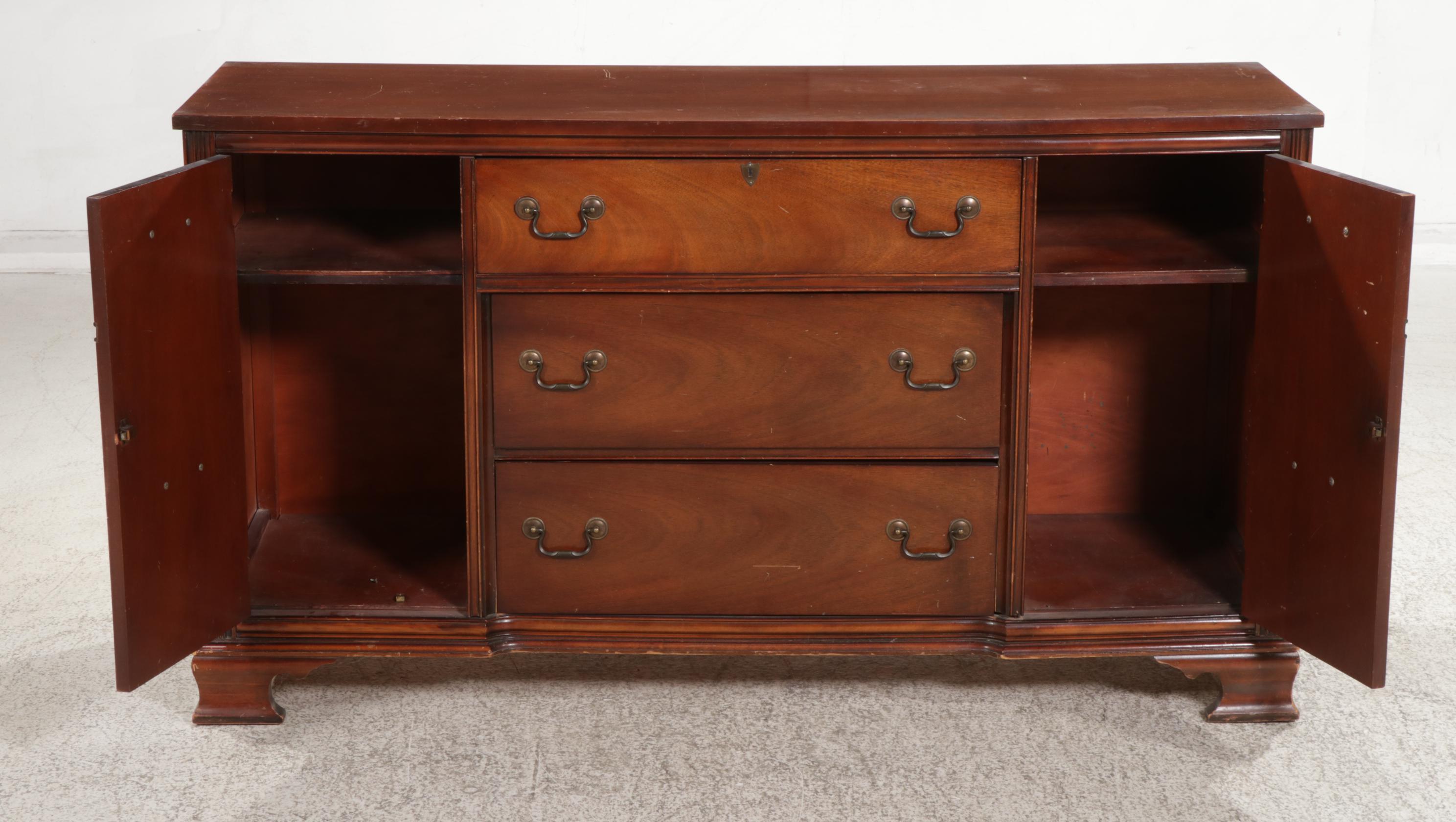 Bassett George III Style Mahogany Buffet, Mid-20th Century