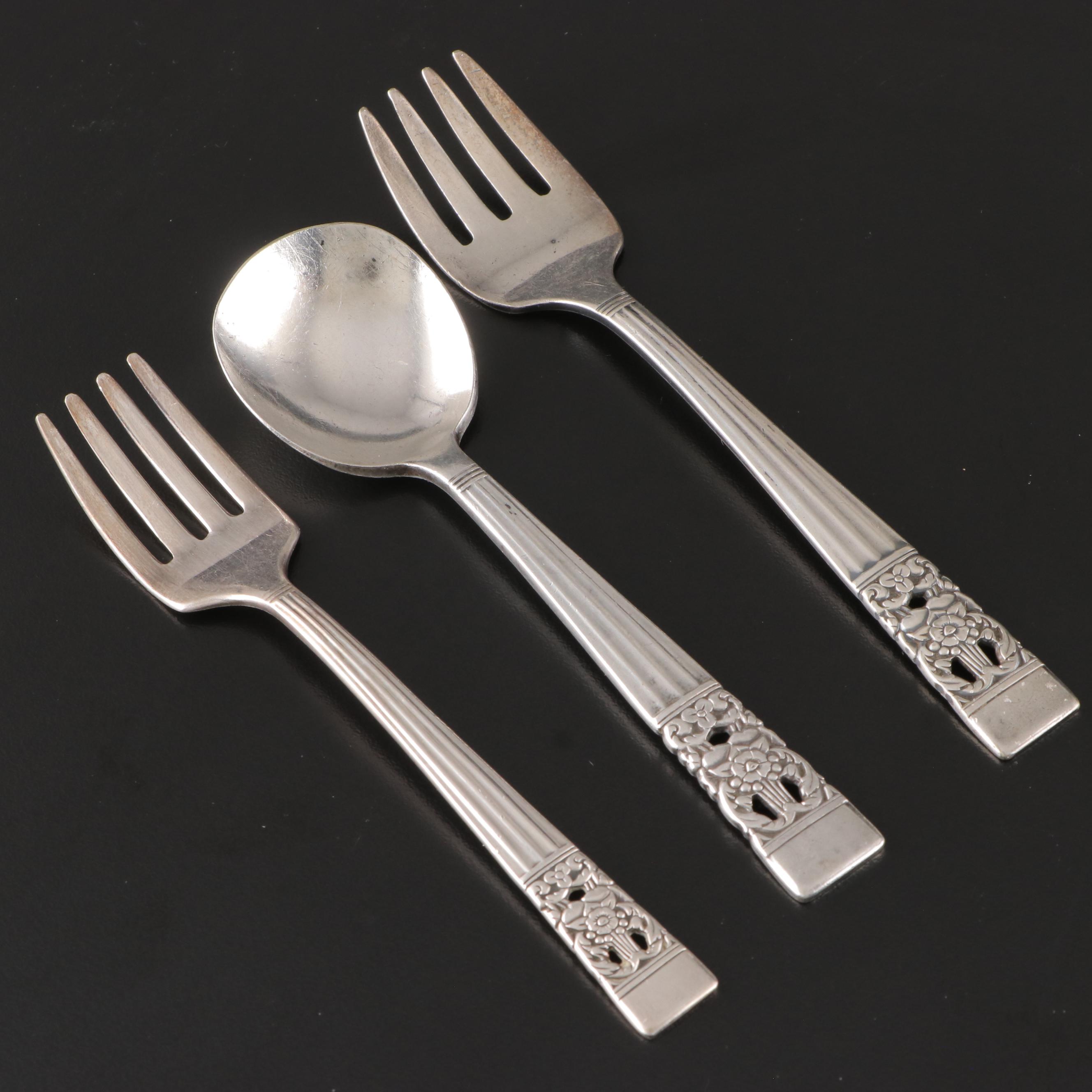 Oneida "Coronation" Community Silver Plate Flatware Set in Chest