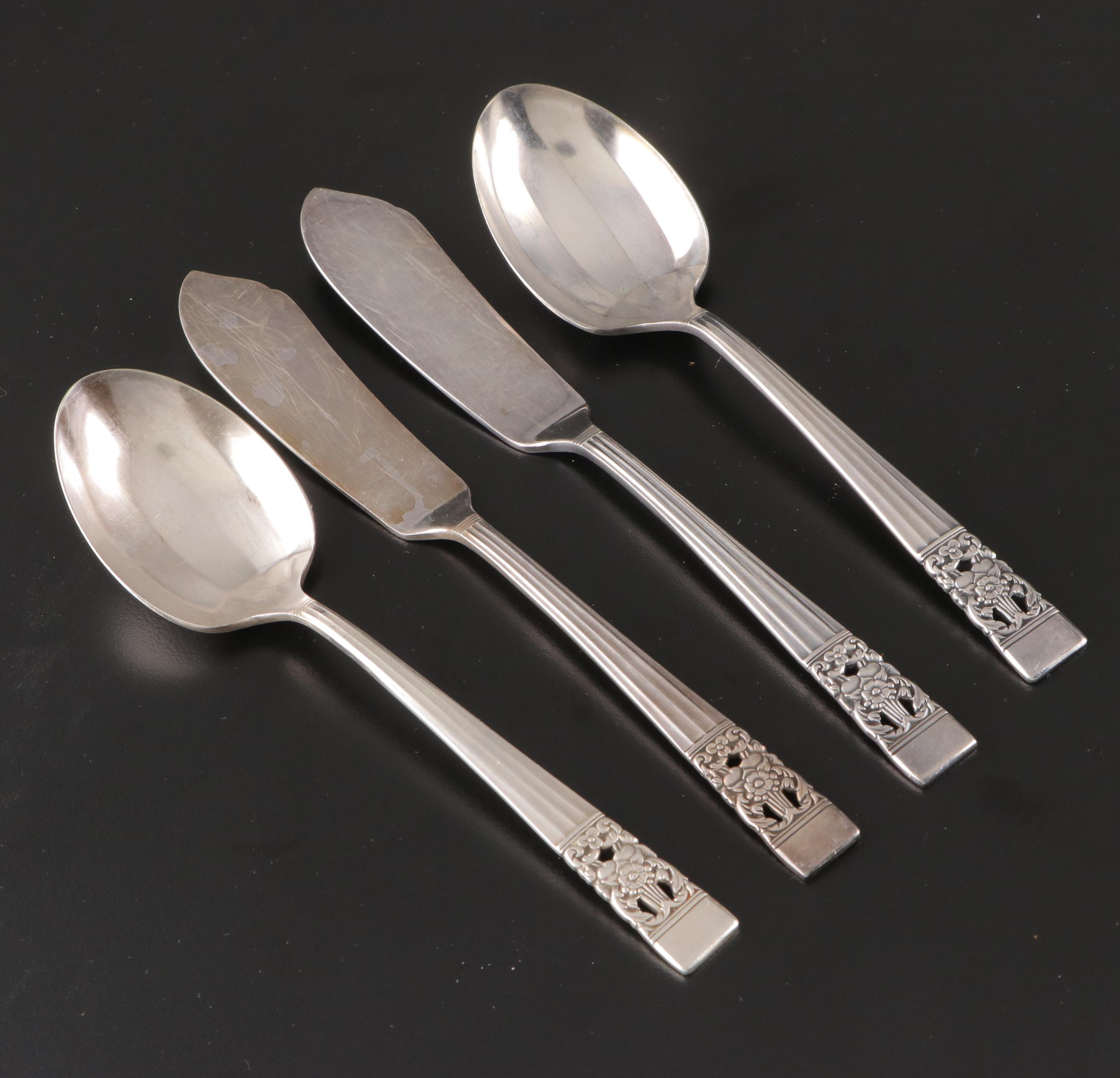 Oneida "Coronation" Community Silver Plate Flatware Set in Chest