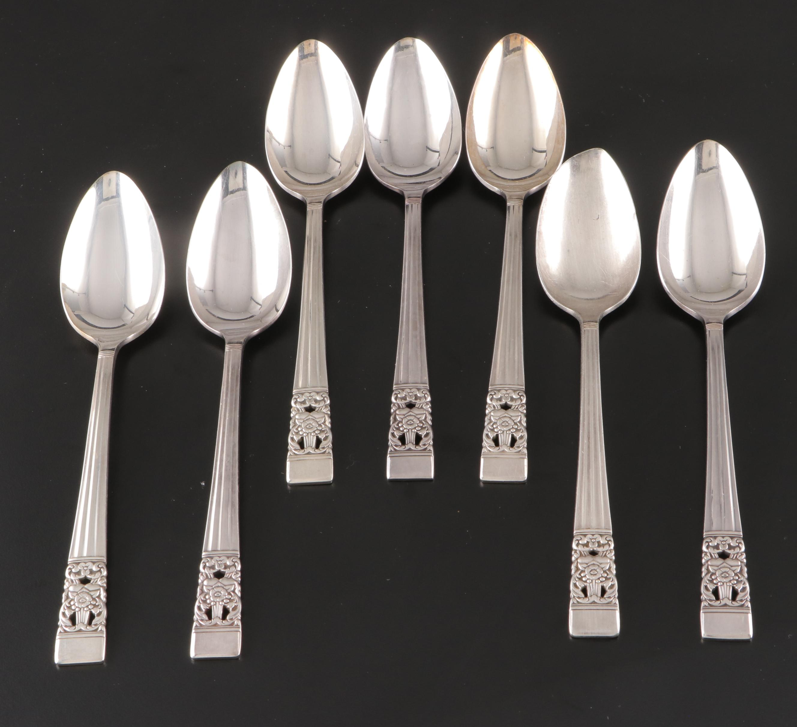 Oneida "Coronation" Community Silver Plate Flatware Set in Chest