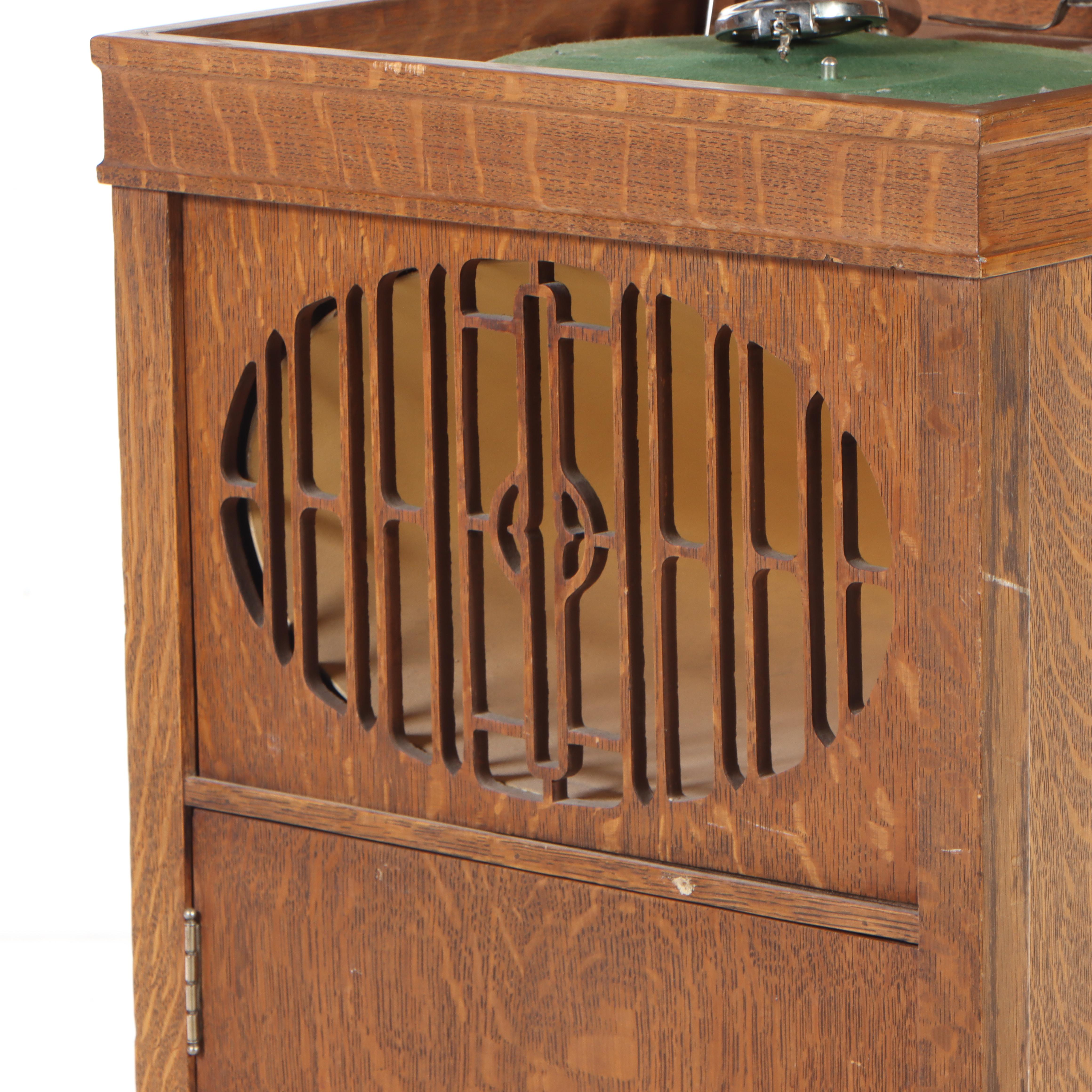 Brunswick Model 200 Phonograph in Oak Floor Cabinet, 1920s