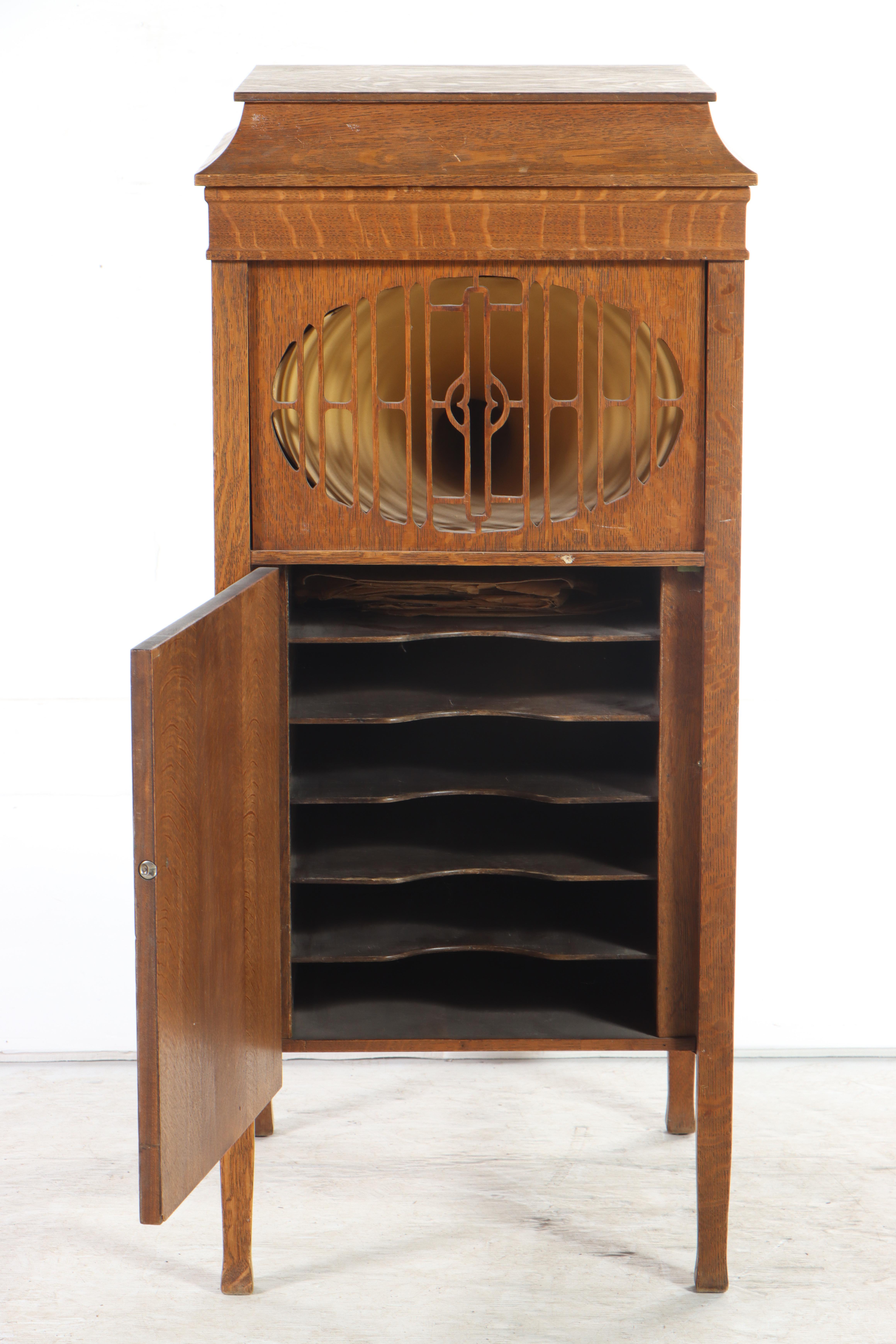 Brunswick Model 200 Phonograph in Oak Floor Cabinet, 1920s