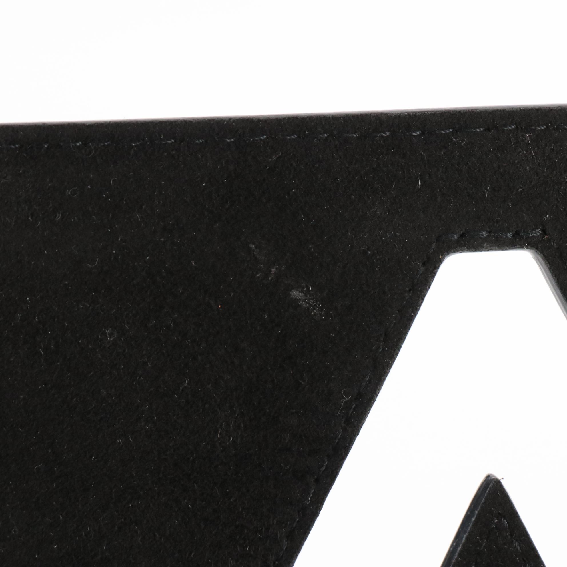 Louis Vuitton Twist MM Flap Bag in Noir Epi Leather