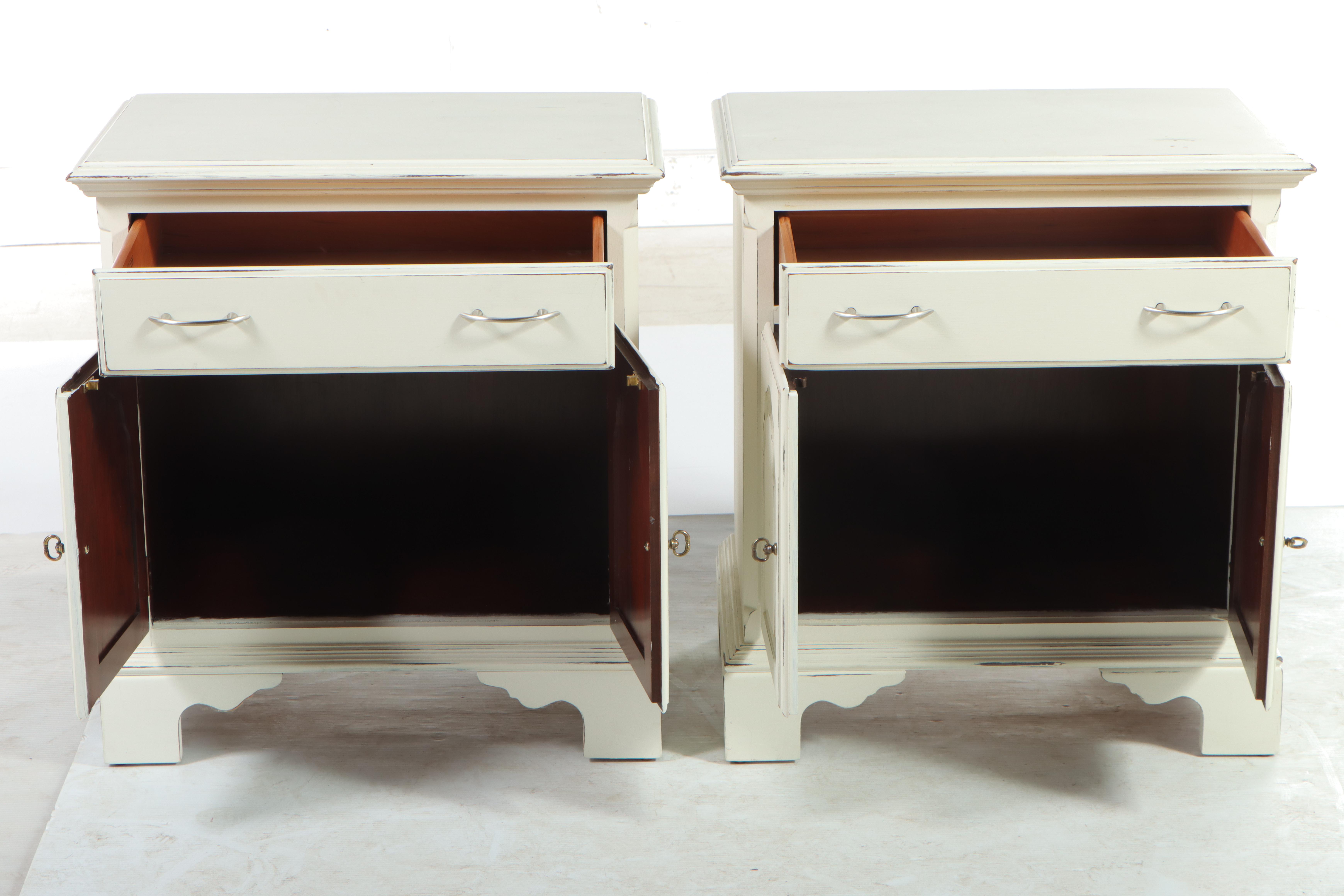 Pair of Knob Creek White-Painted Nightstands, Late 20th Century