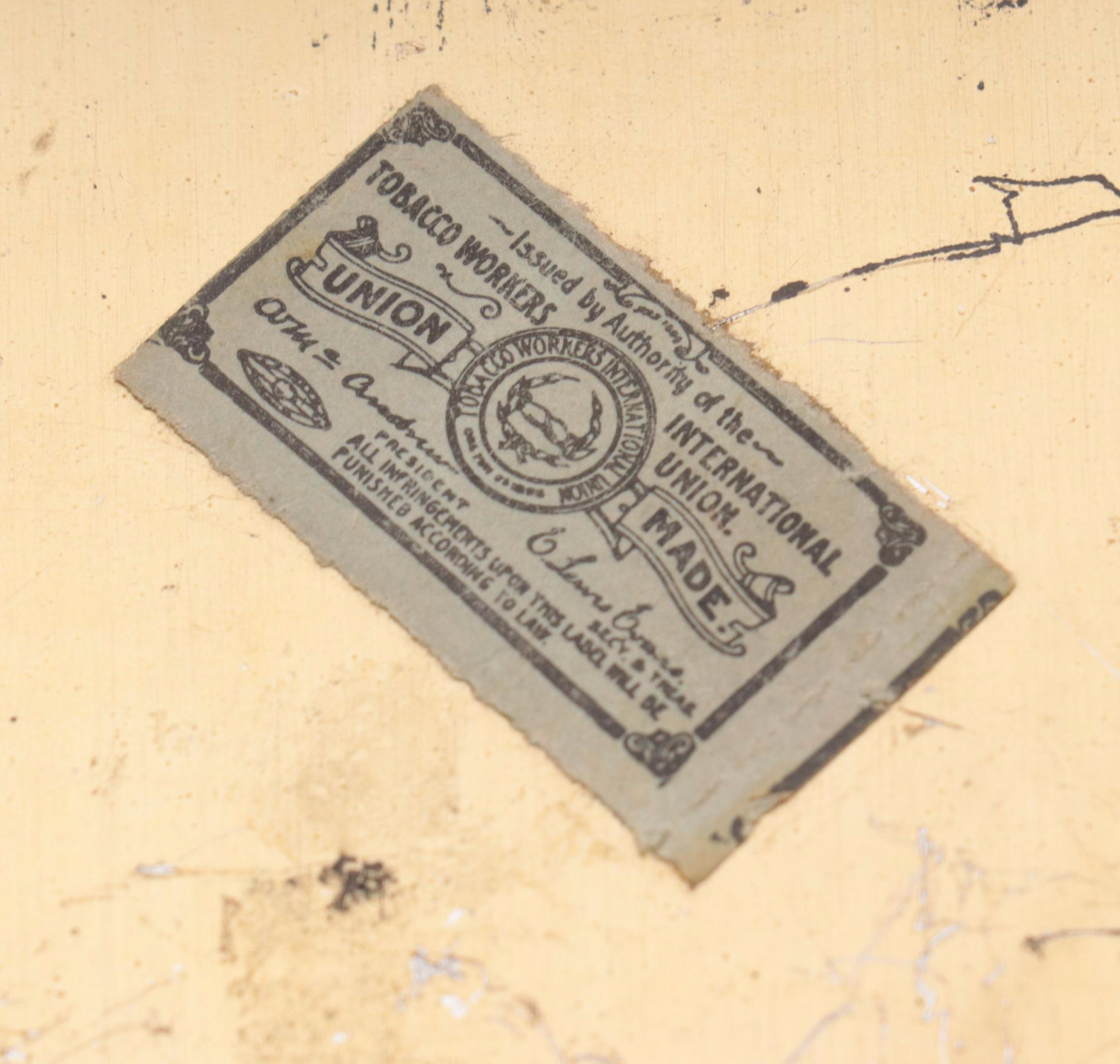 Sweet Burley, Royal Dream, Wild Fruit, Union Leader with Other Tobacco Tins