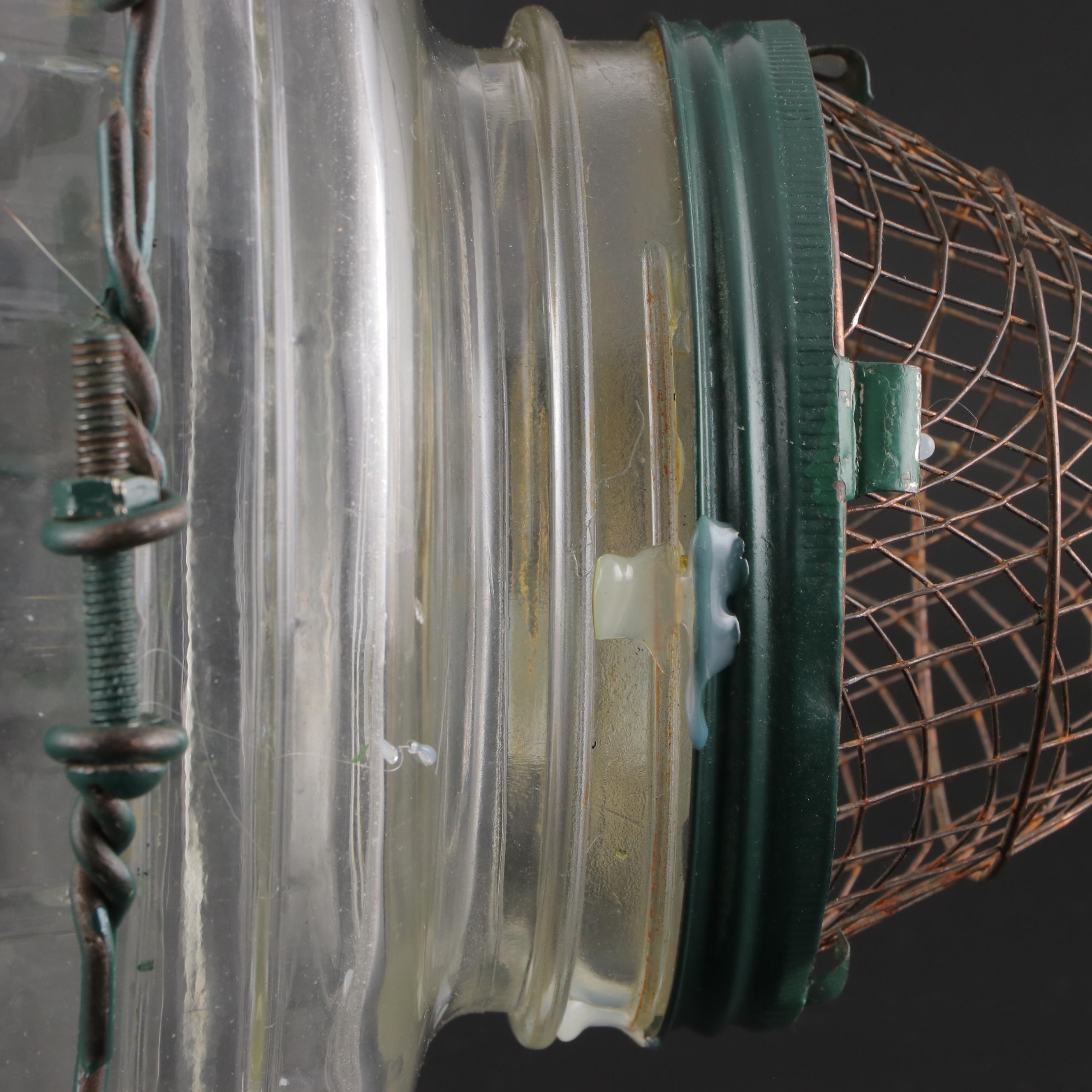 Glass Barrel Jar Minnow Trap with Wire Stand