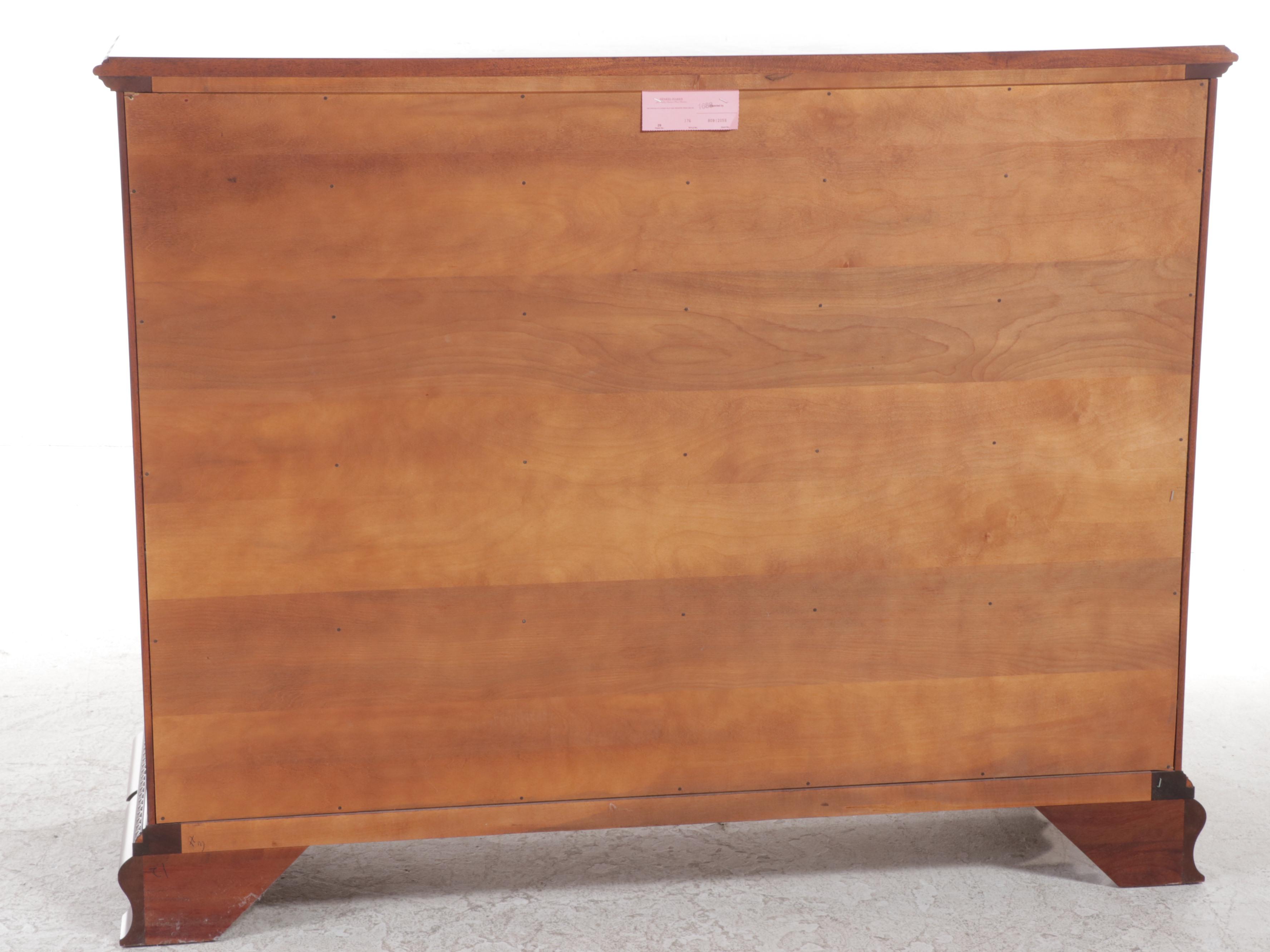 Henkel-Harris Chippendale Style Mahogany Twelve-Drawer Chest