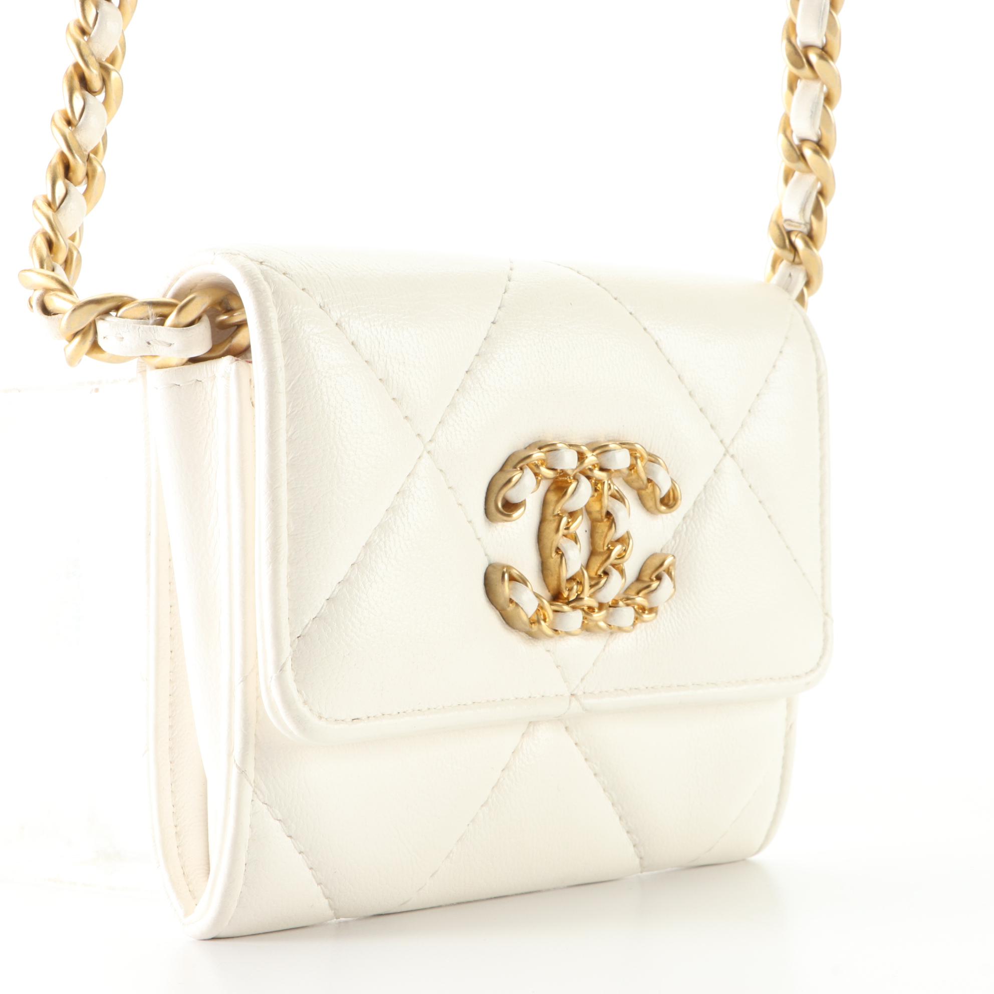 Chanel 19 Flap Card Holder in White Quilted Lambskin
