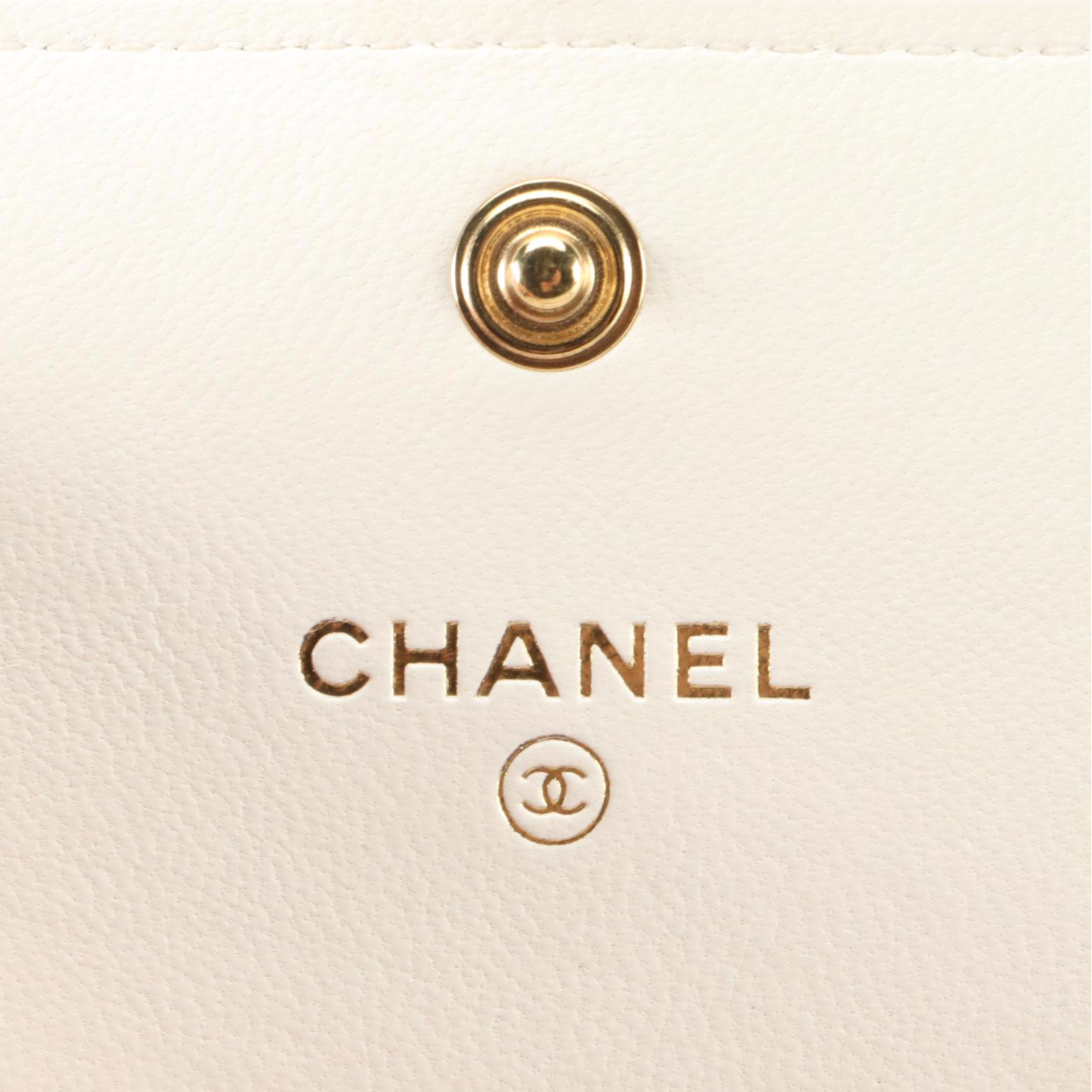 Chanel 19 Flap Card Holder in White Quilted Lambskin