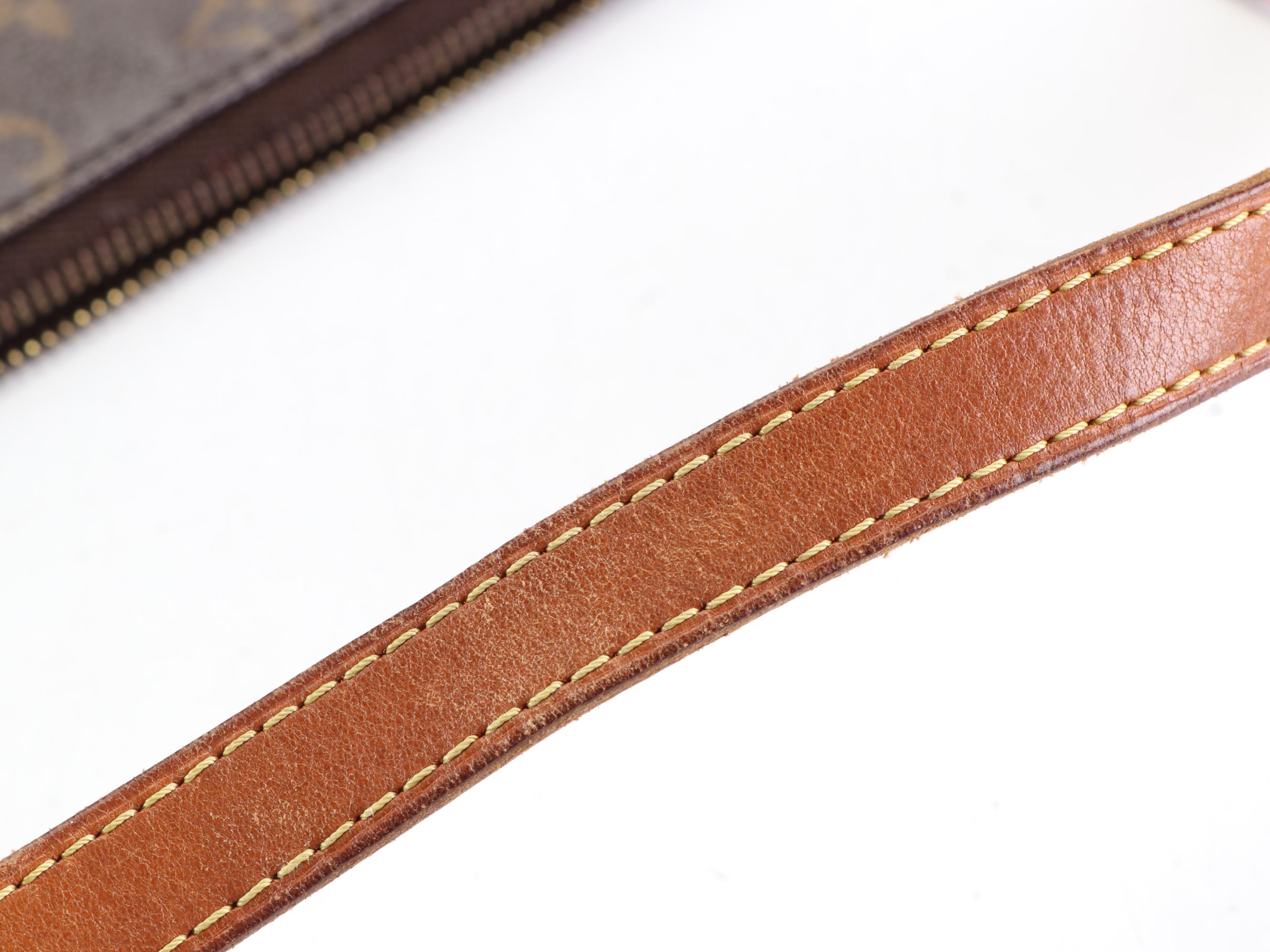 Louis Vuitton Totally MM Shoulder Bag in Monogram Canvas and Vachetta Leather