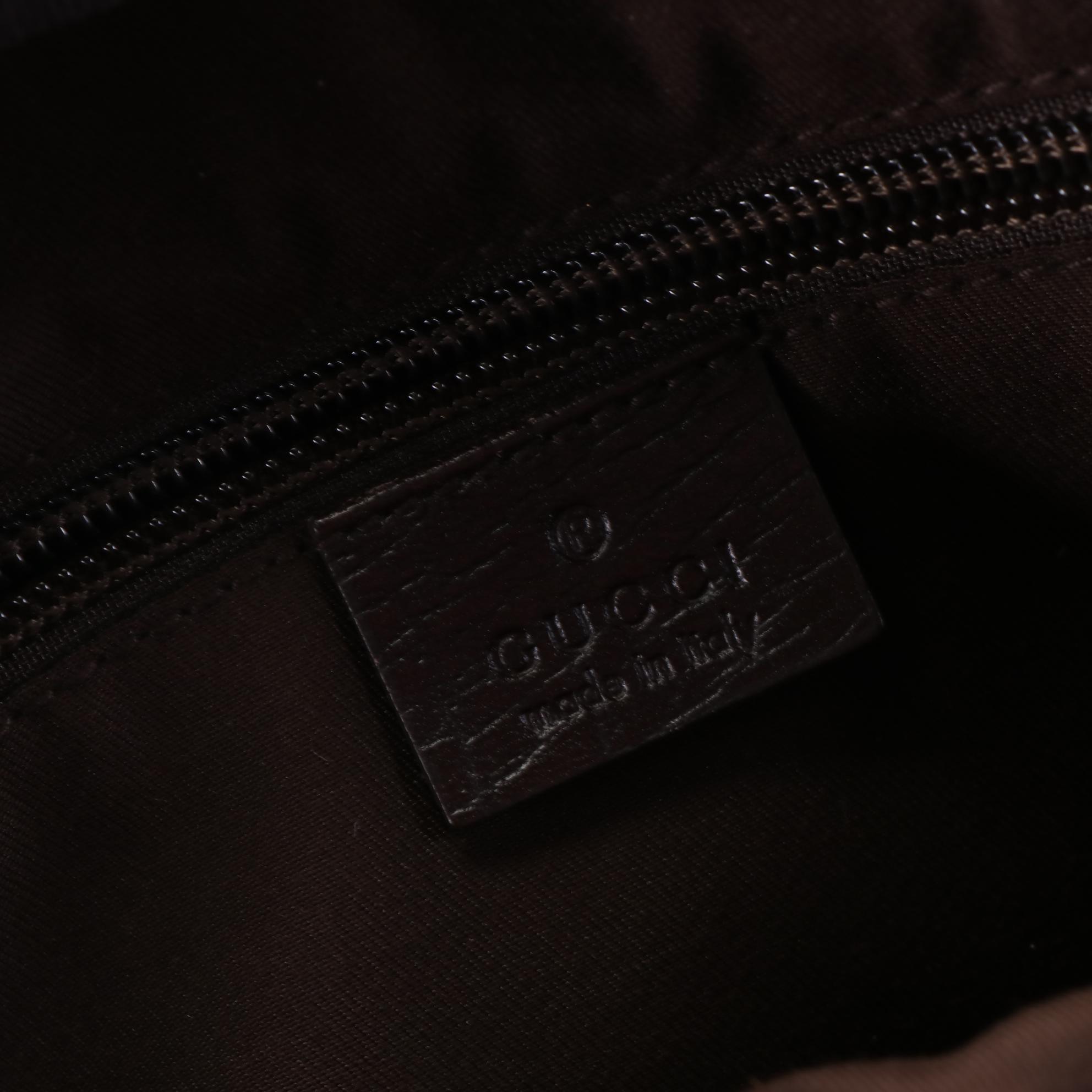 Gucci Crossbody Bag in GG Supreme Canvas and Leather