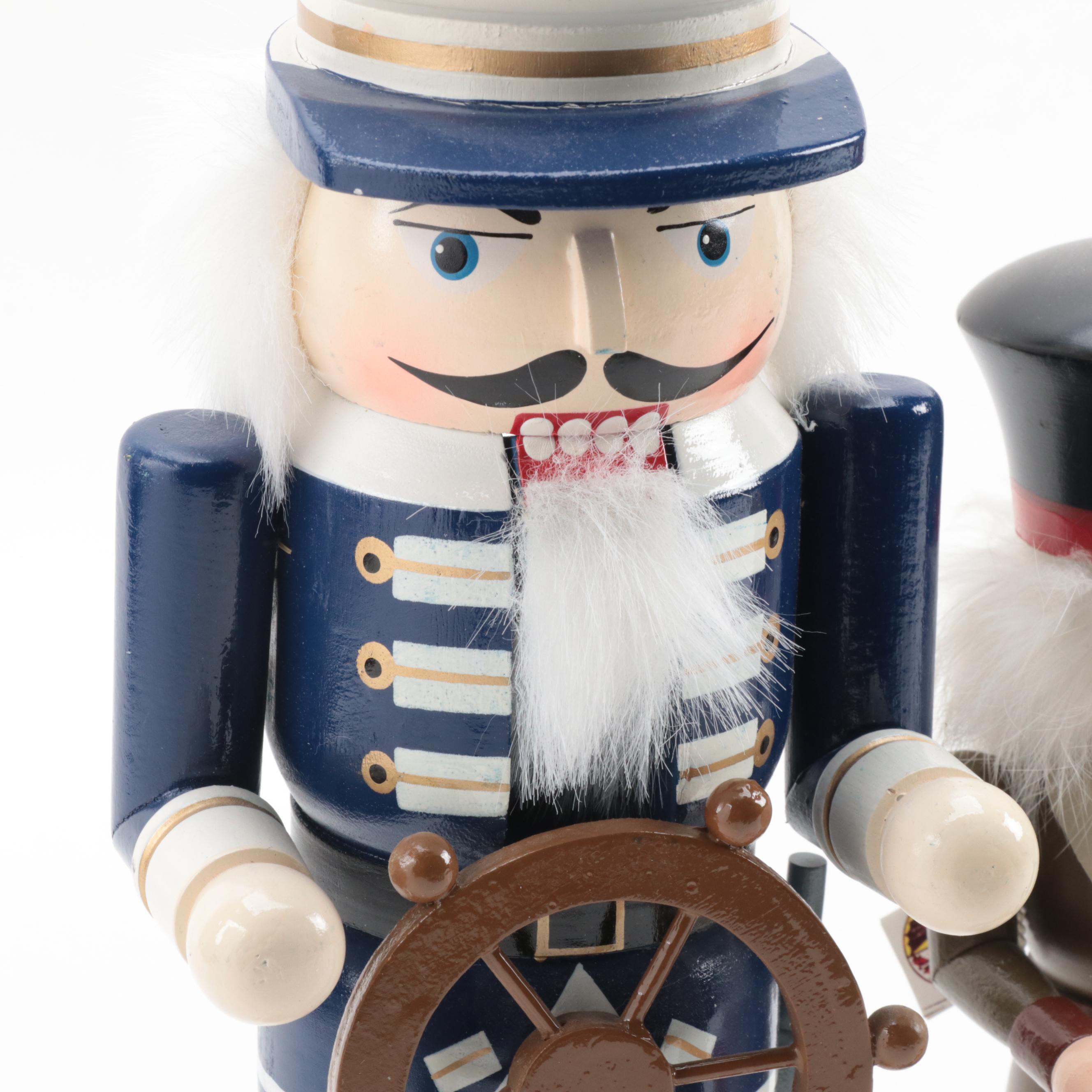 Raum & Tafelschmuck German with Other Nutcrackers