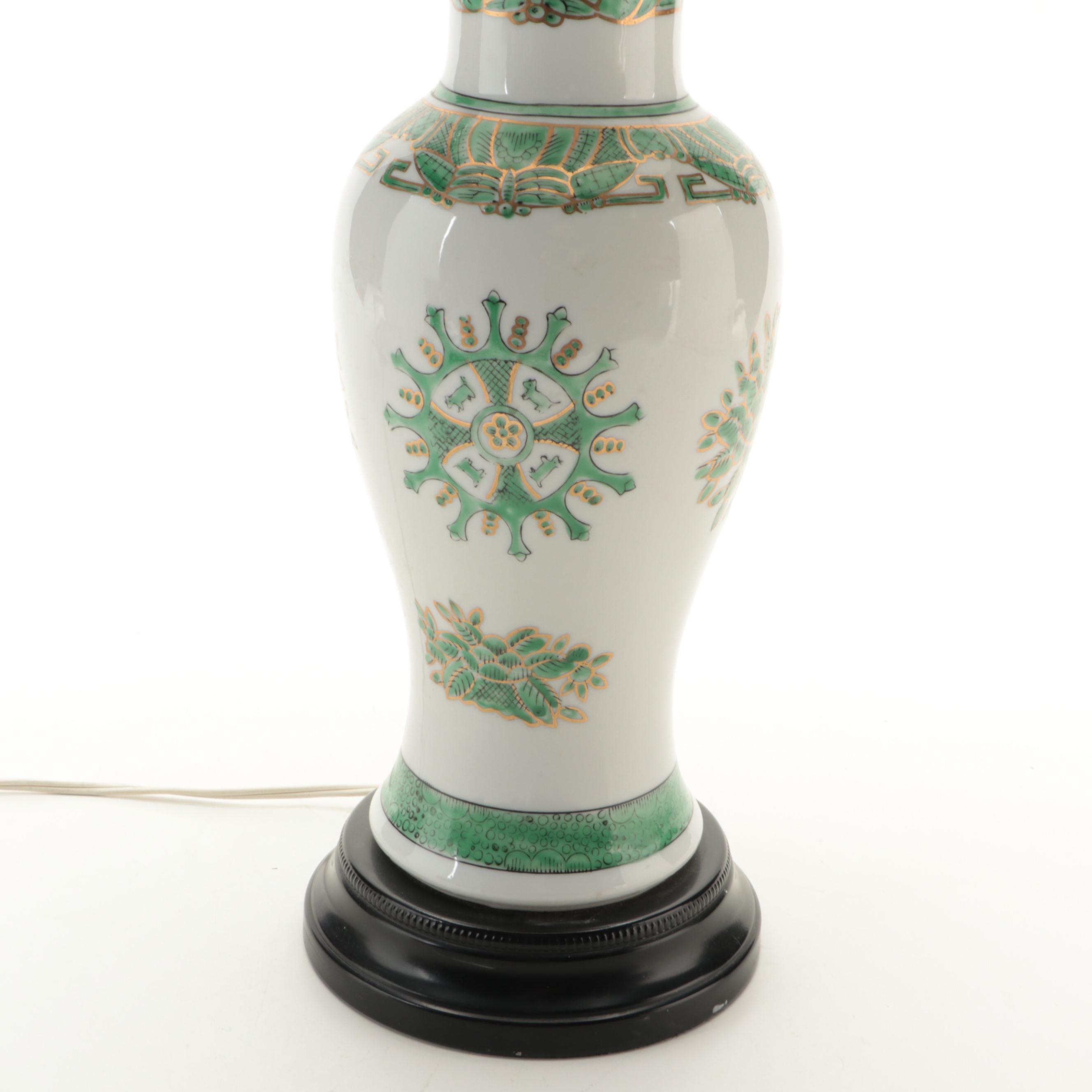 Chinese Famille Verte Porcelain Fengweizun Phoenix Tail Vase Table Lamp