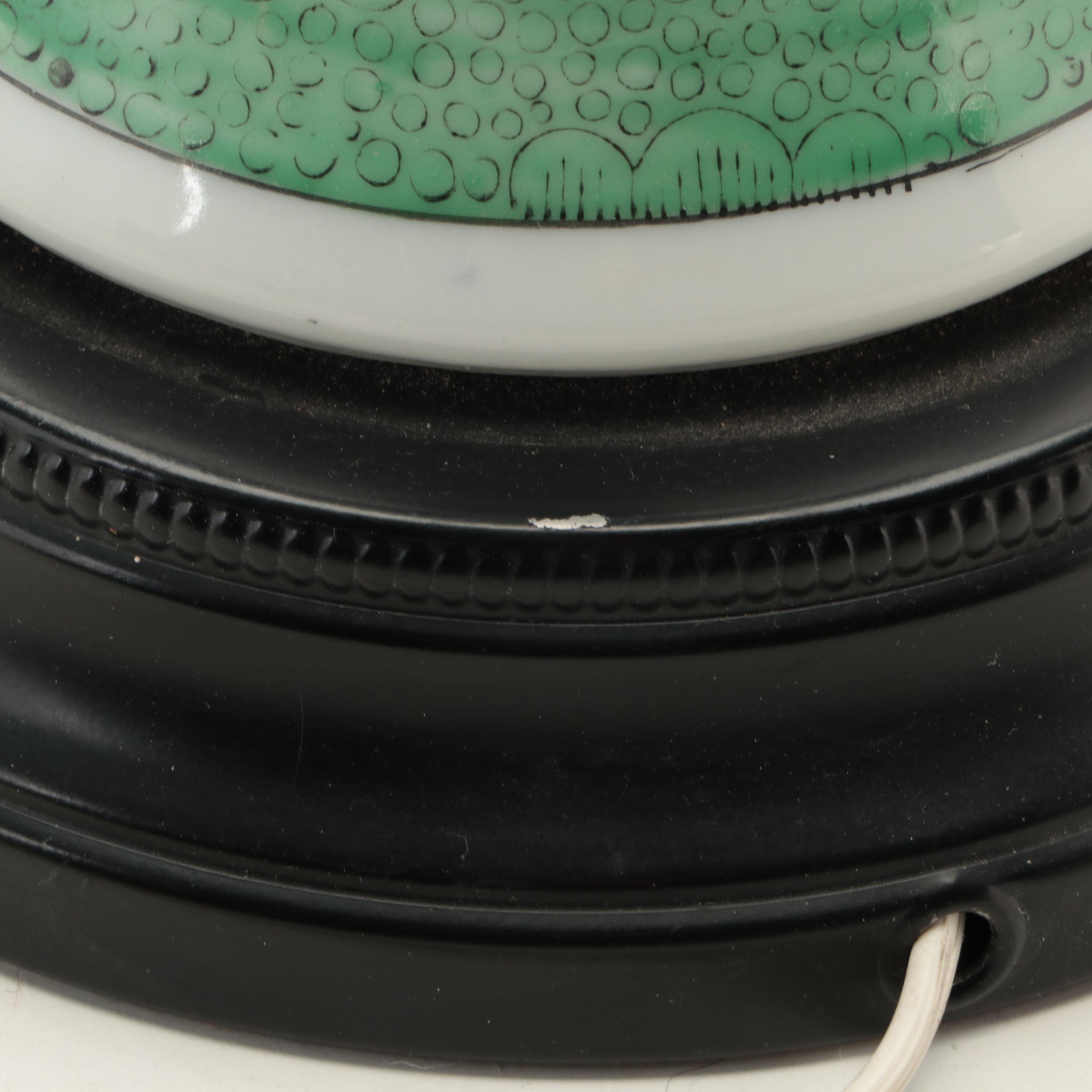 Chinese Famille Verte Porcelain Fengweizun Phoenix Tail Vase Table Lamp