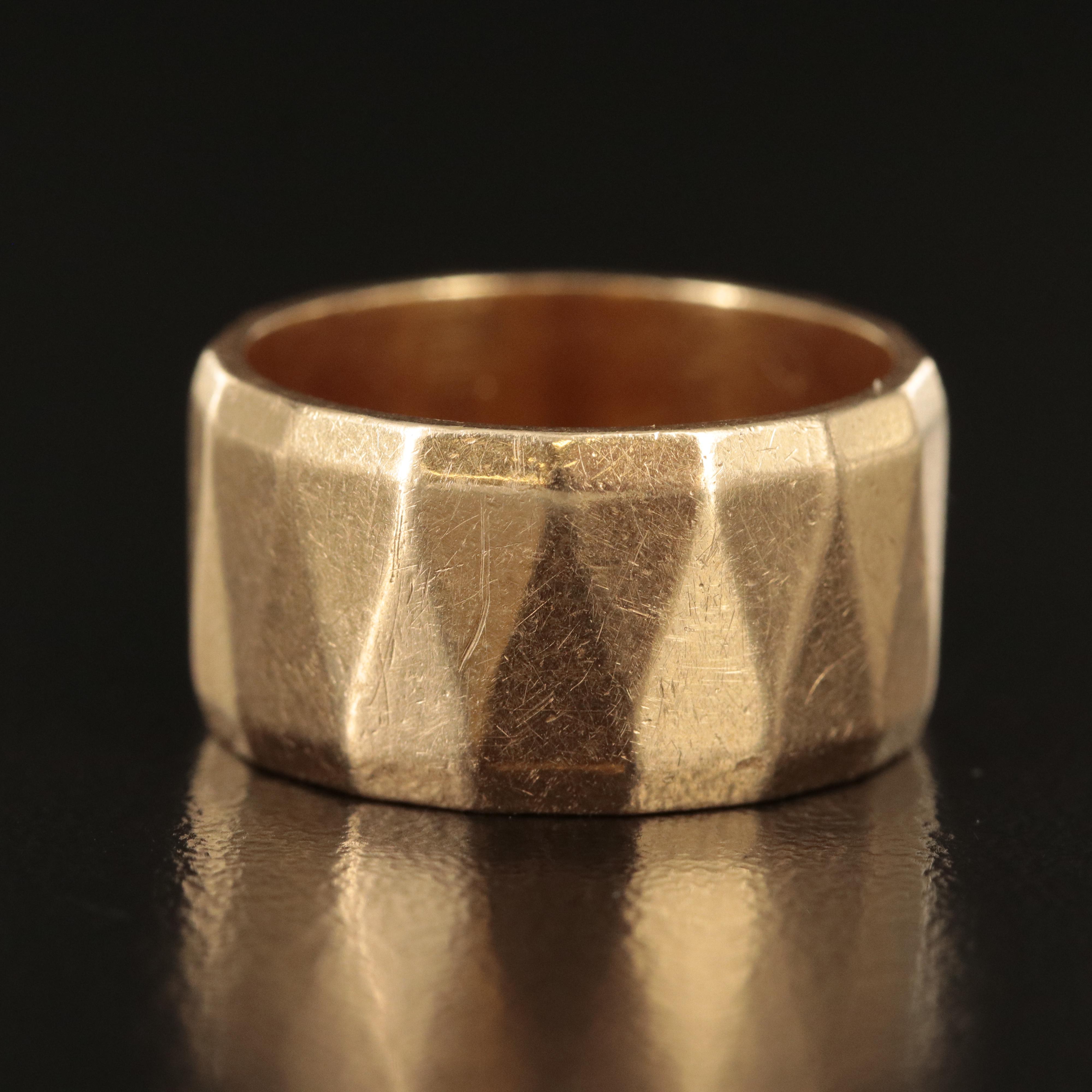 14K Texted Beveled Band