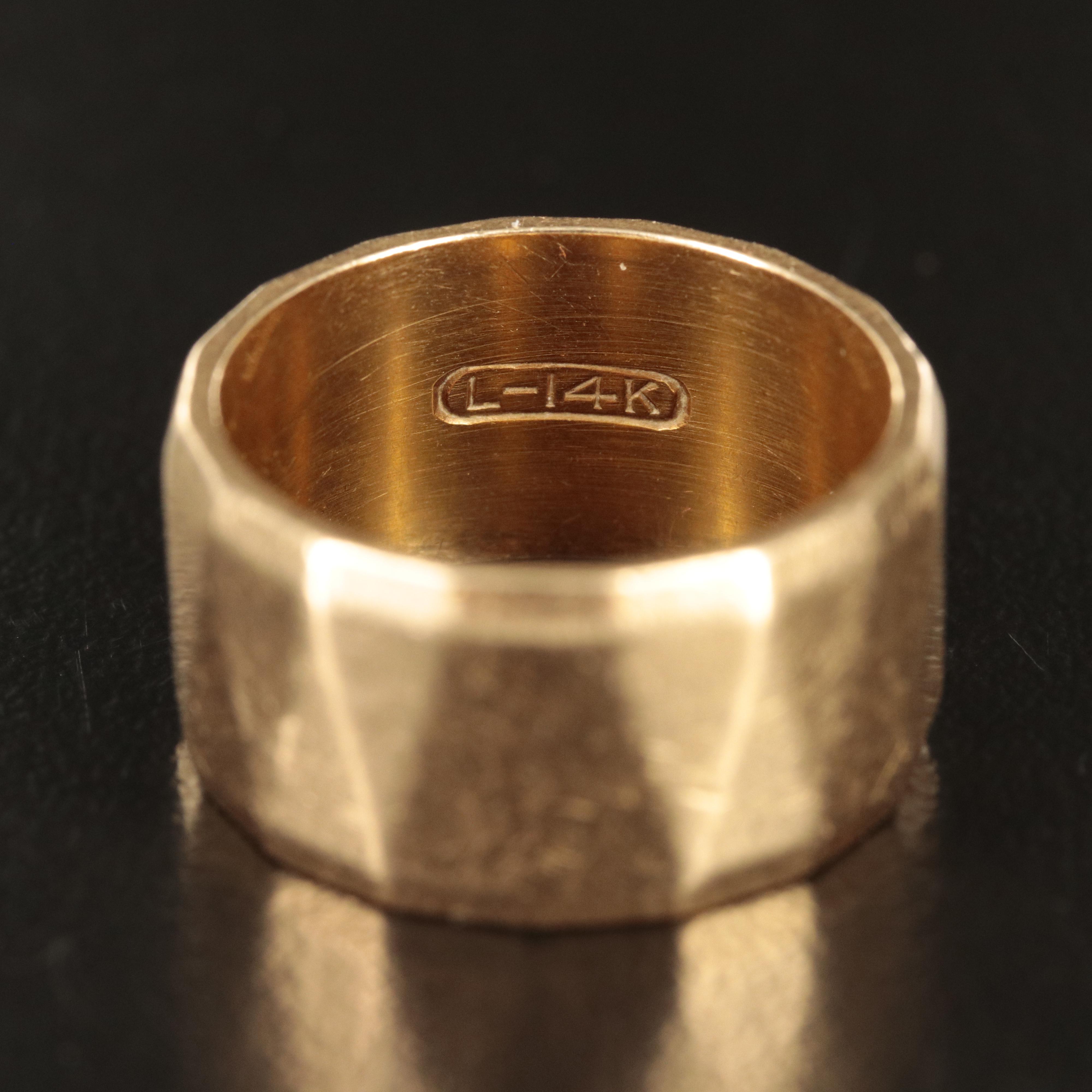 14K Texted Beveled Band