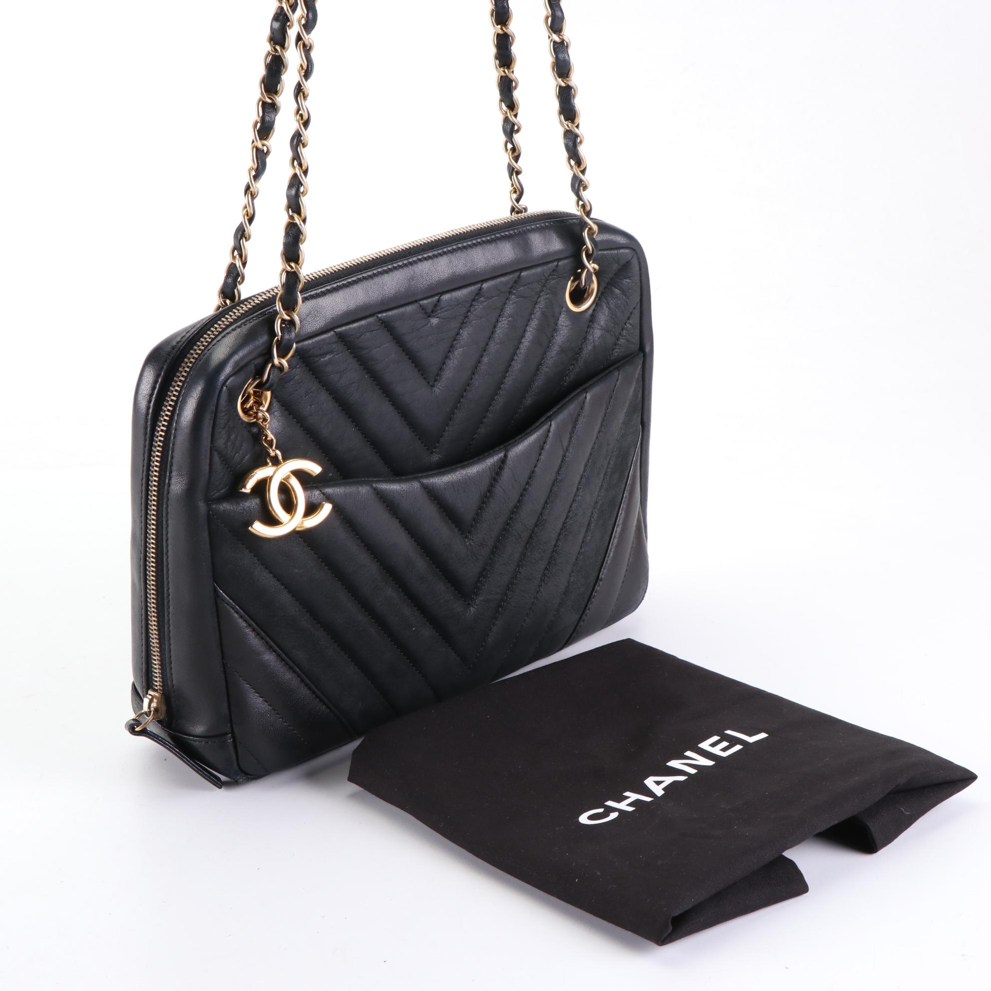 Chanel Shoulder Bag in Chevron Quilted Lambskin