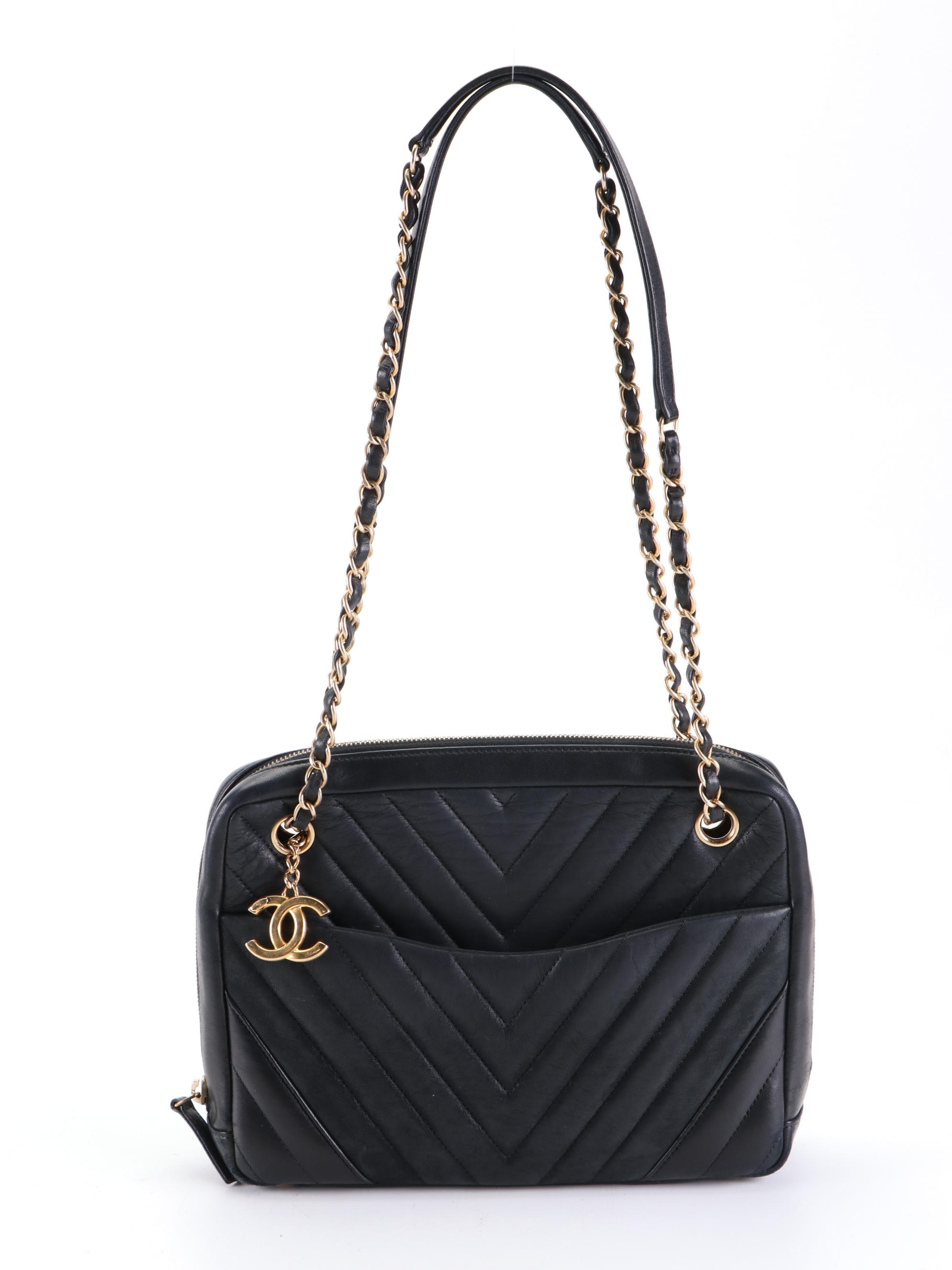 Chanel Shoulder Bag in Chevron Quilted Lambskin