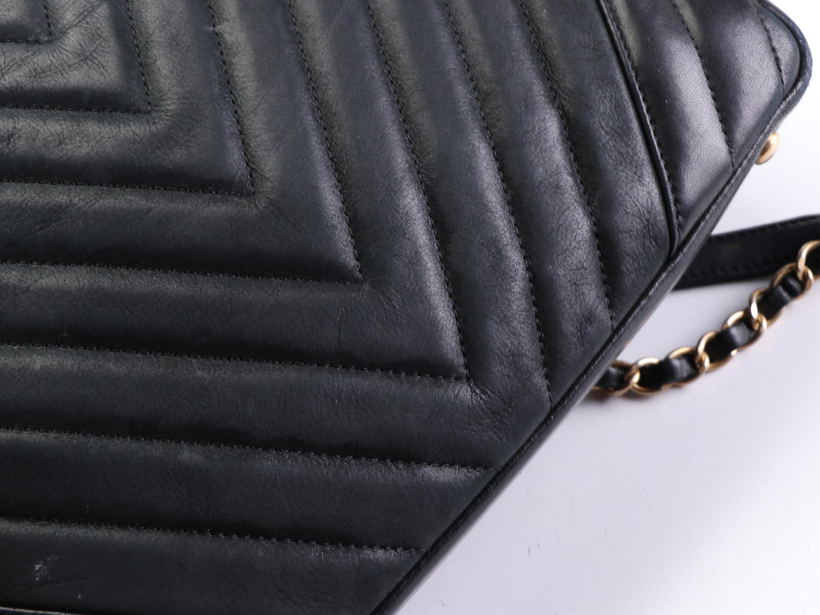 Chanel Shoulder Bag in Chevron Quilted Lambskin