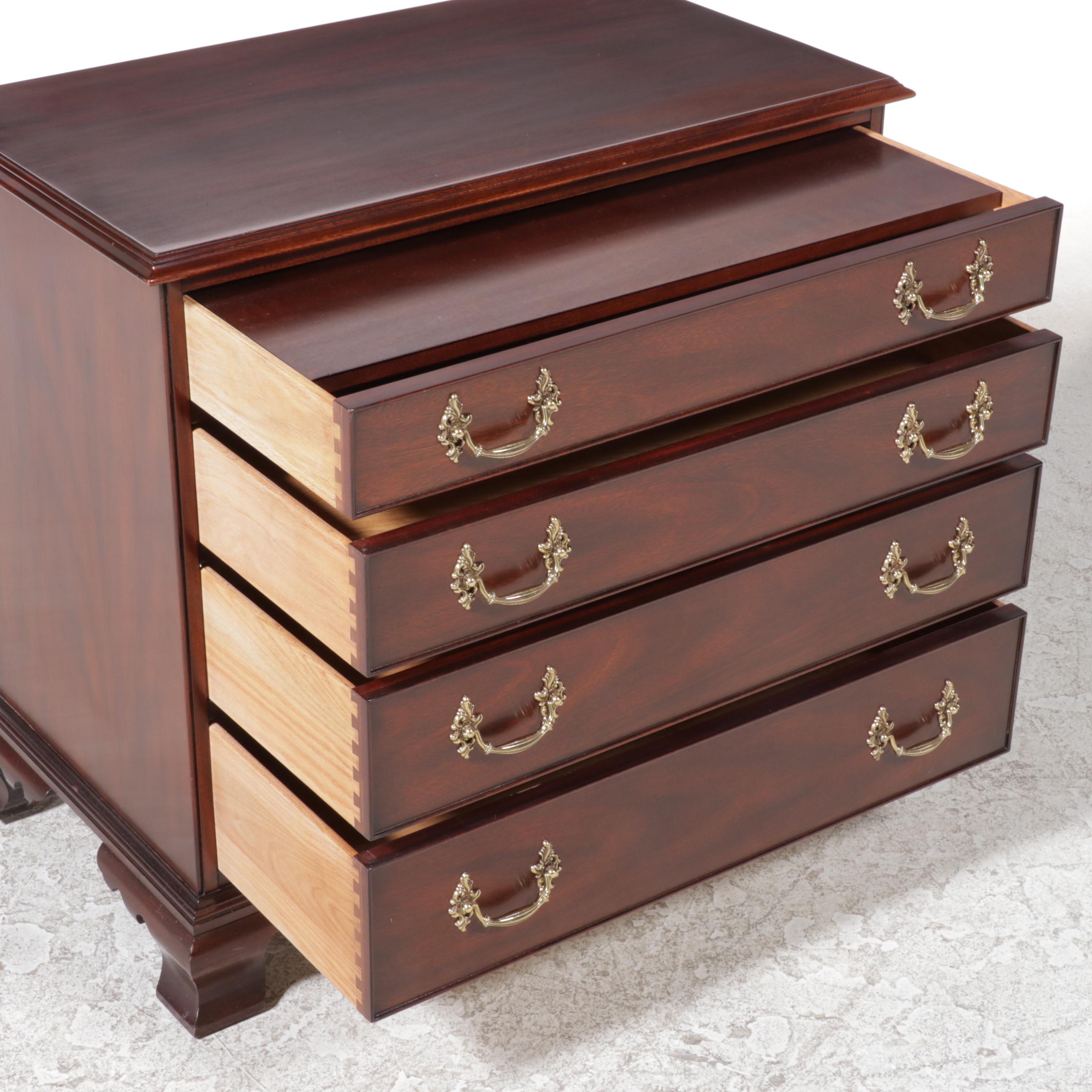 Henkel-Harris Chippendale Style Mahogany Four-Drawer Bedside Chest