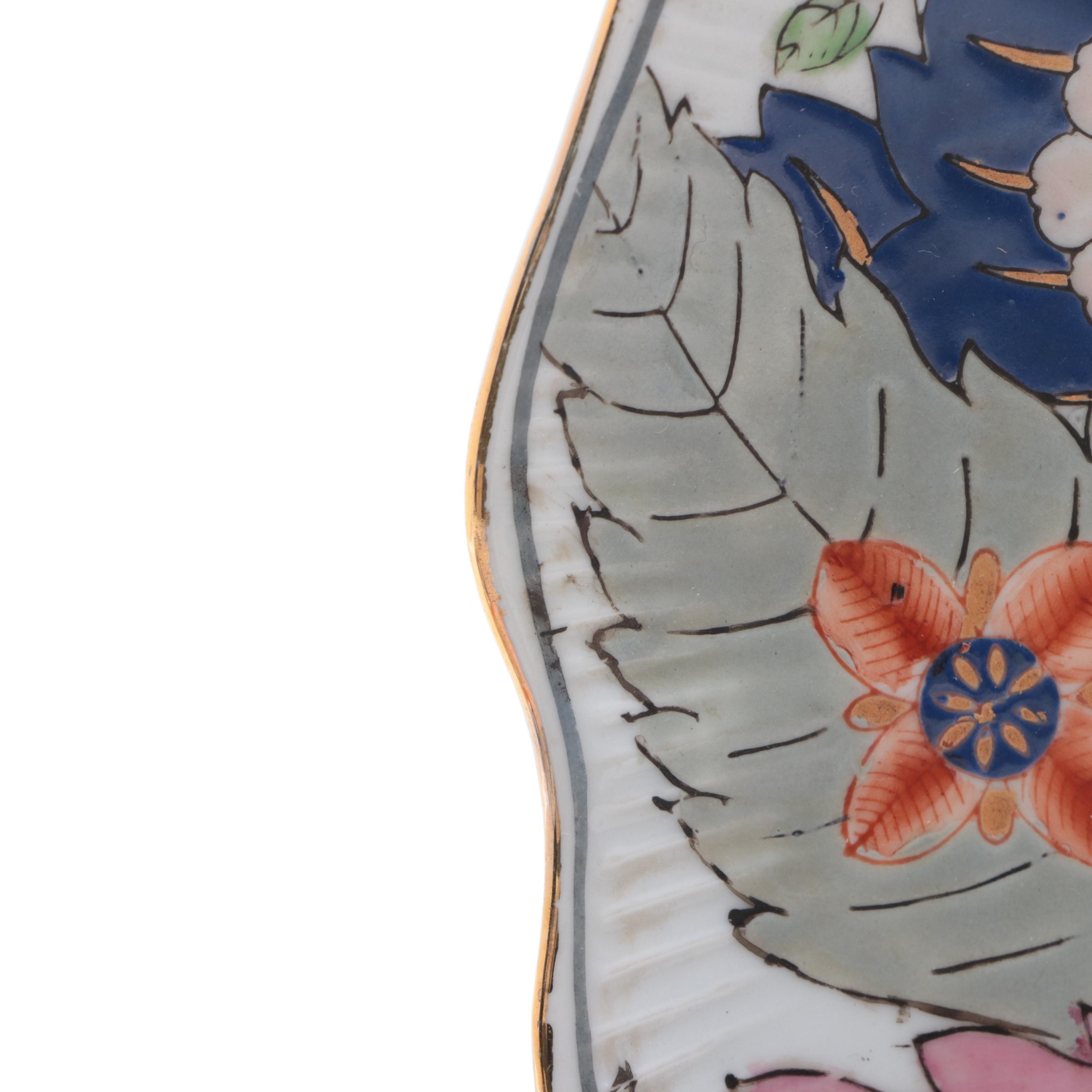 Chinese Export Style Tobacco Flower Porcelain Plates