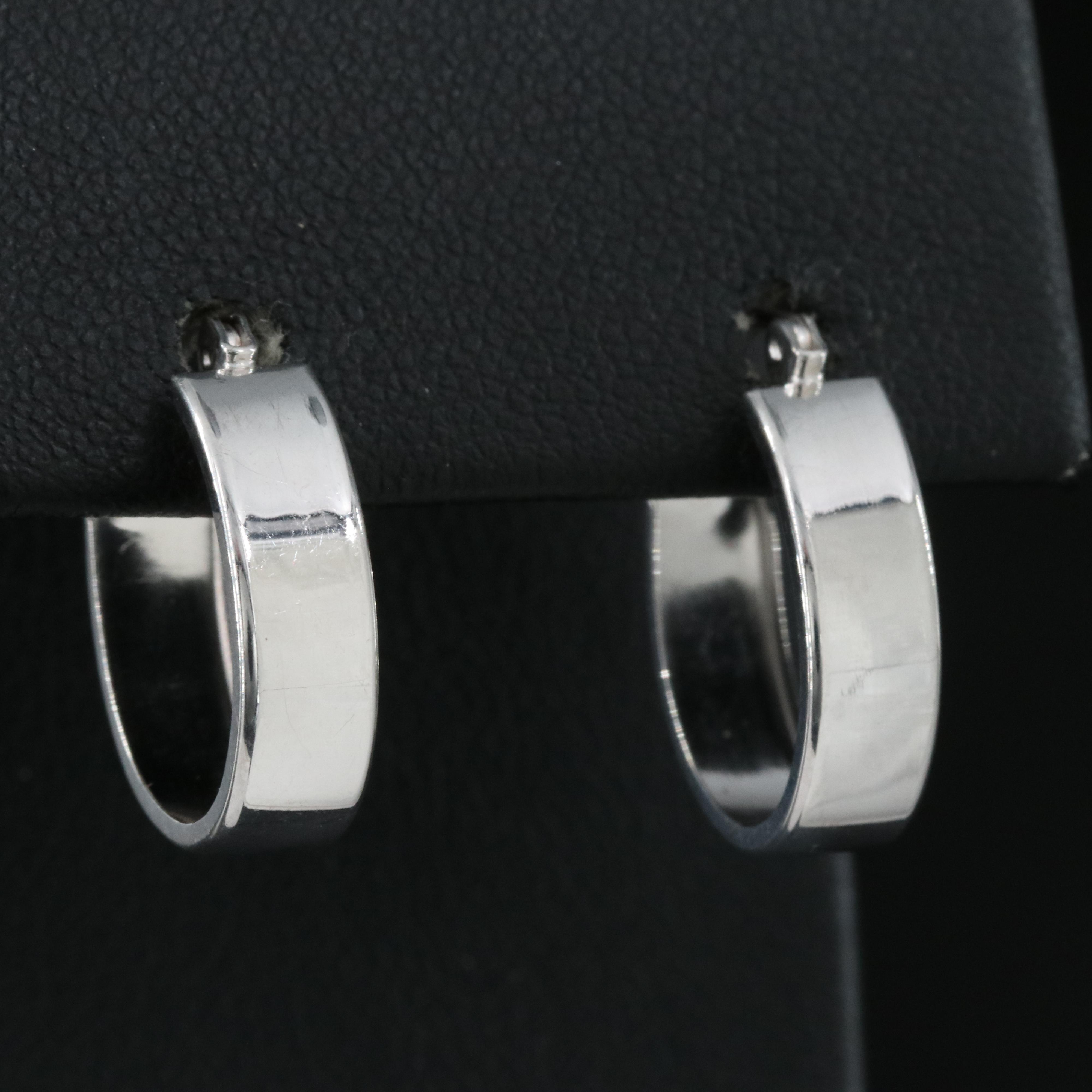 14K Oval Hoop Earrings