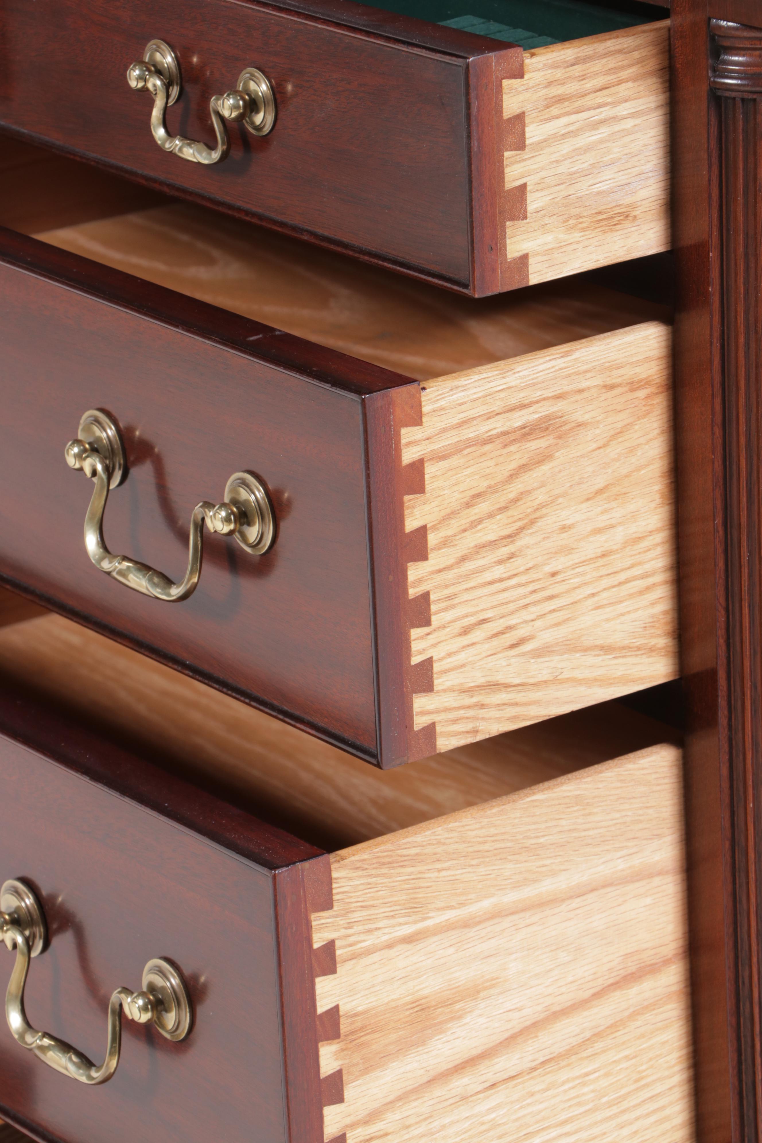 Henkel-Harris Chippendale Style Mahogany Twelve-Drawer Chest