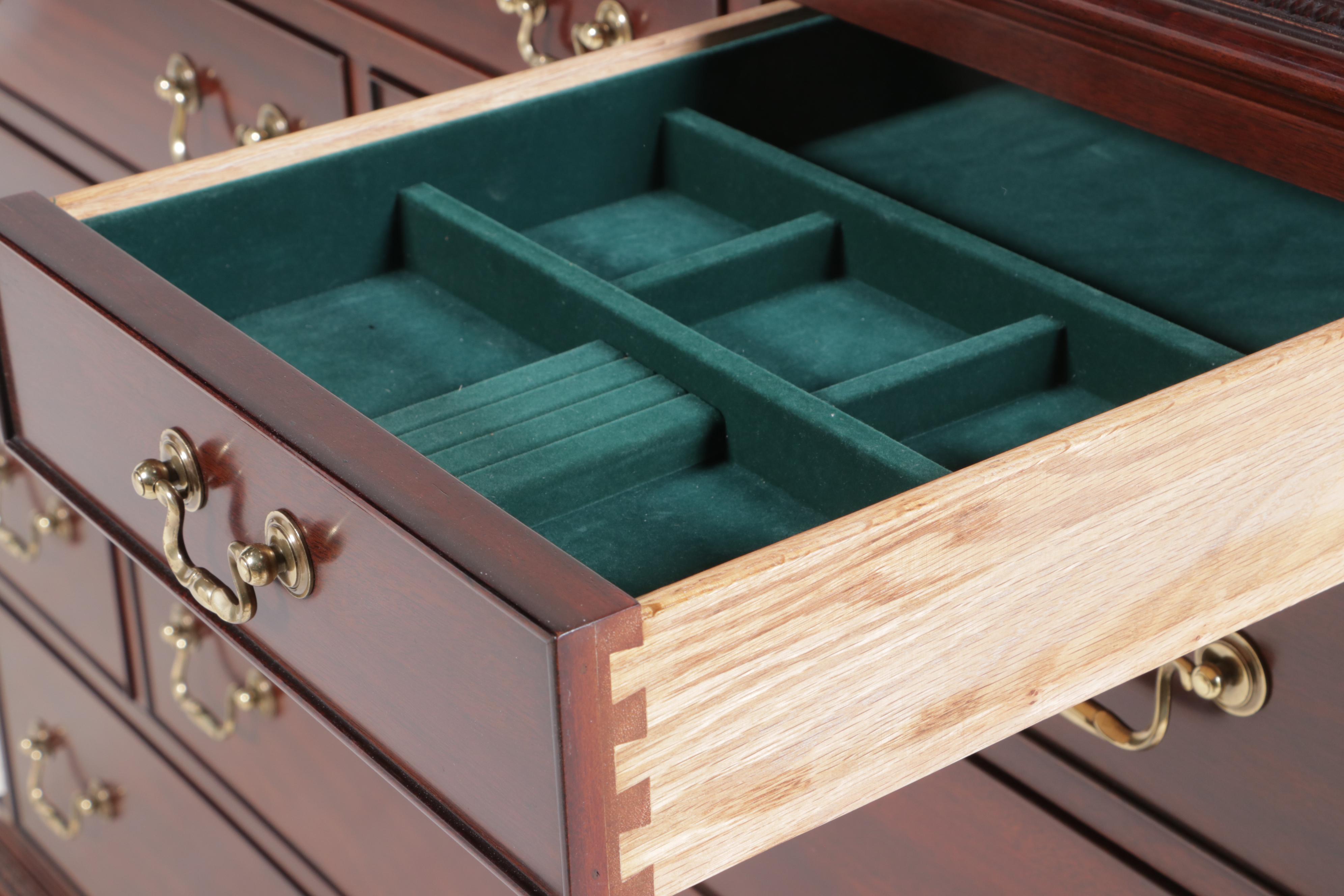 Henkel-Harris Chippendale Style Mahogany Twelve-Drawer Chest