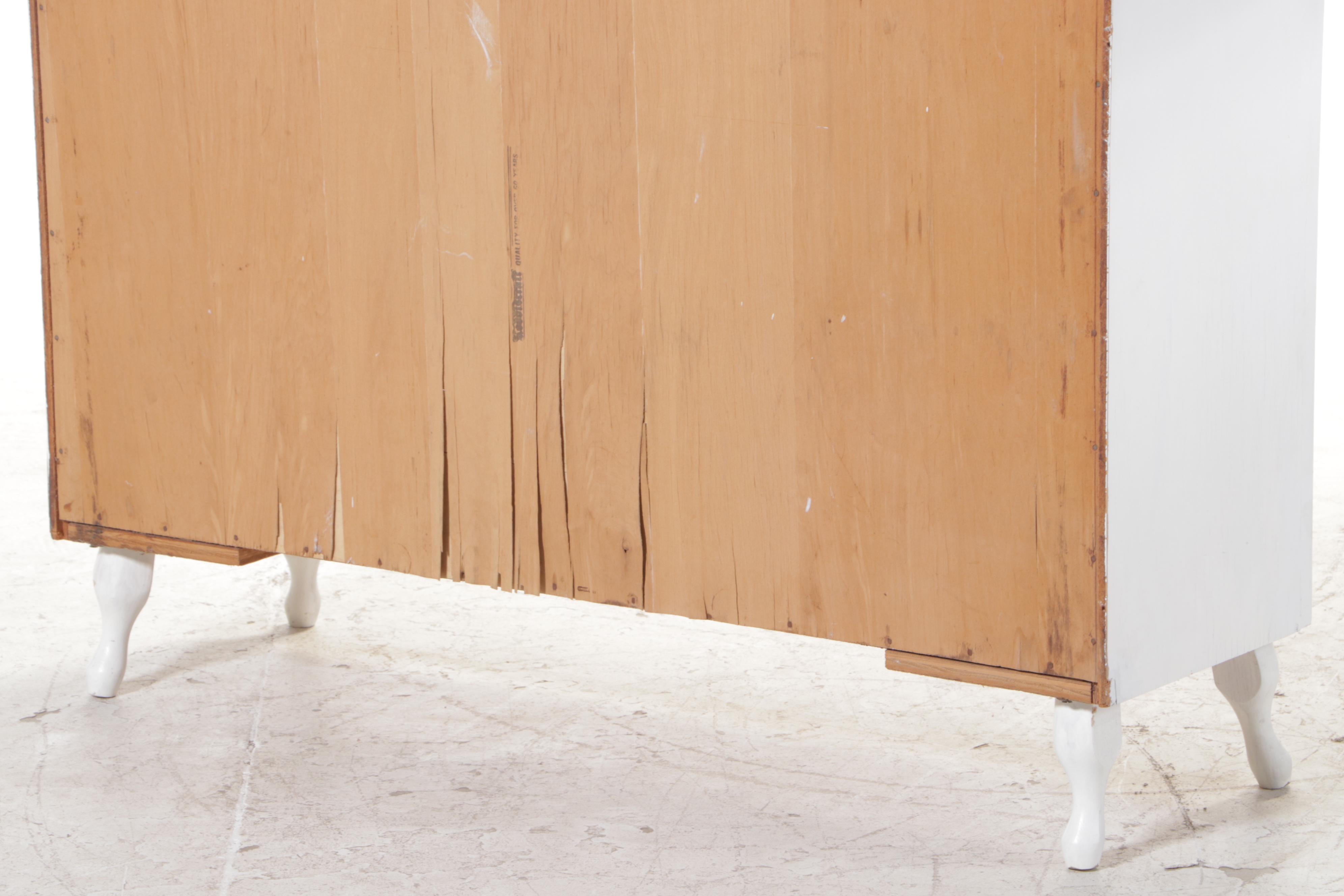 Queen Anne Style White-Painted Cabinet, 20th Century