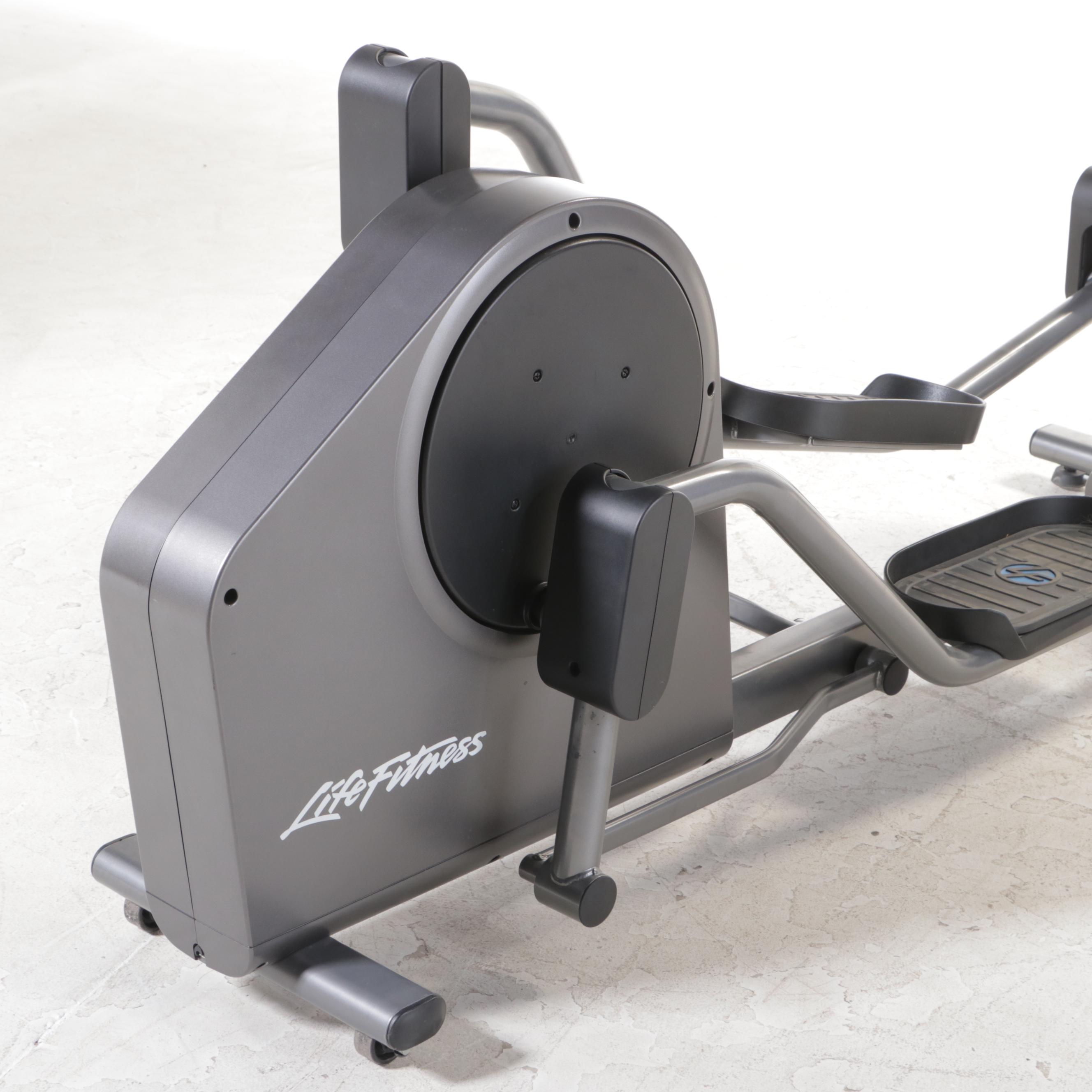 Life Fitness "E3" Elliptical Cross-Trainer