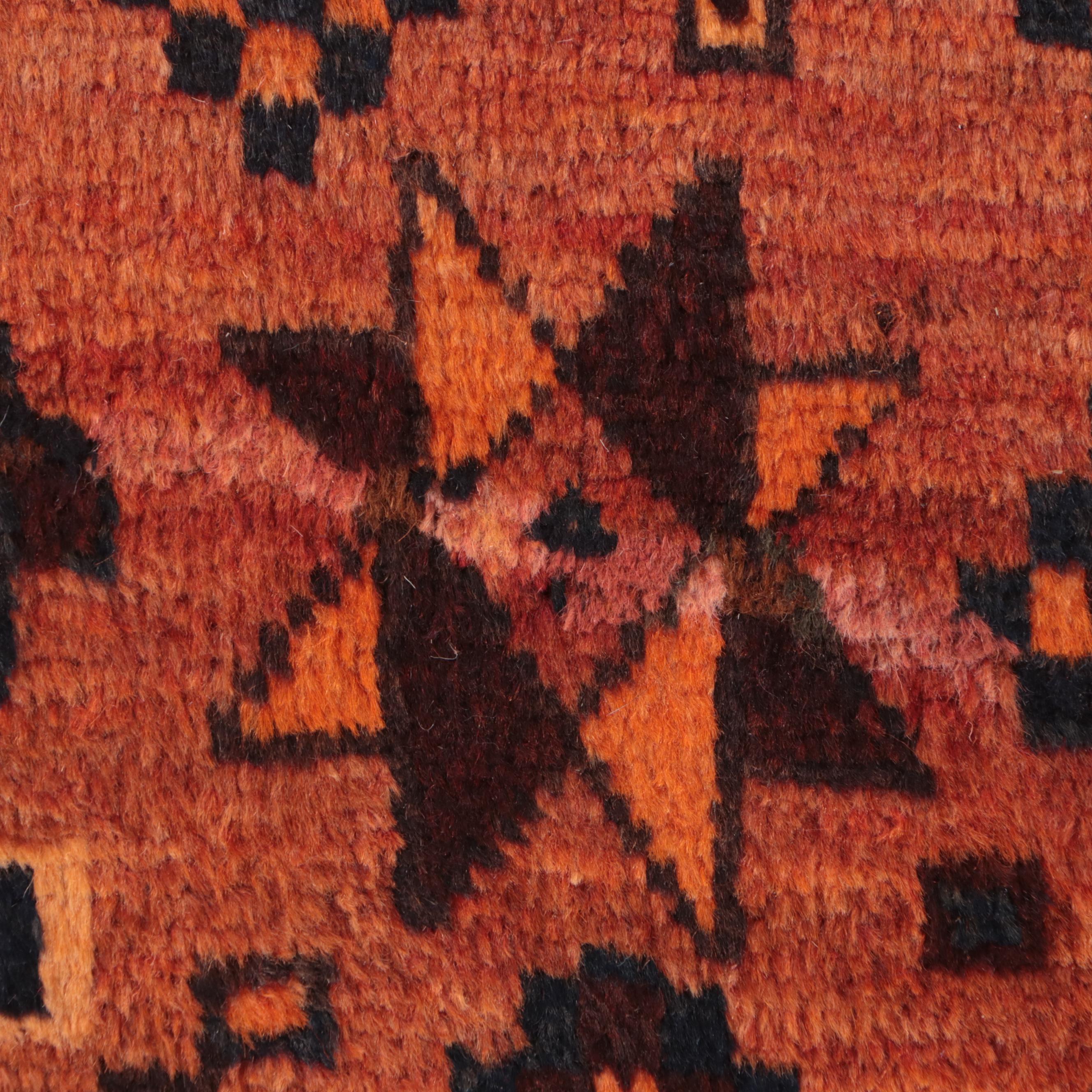 4'8 x 8'10 Hand-Knotted Persian Shiraz Area Rug