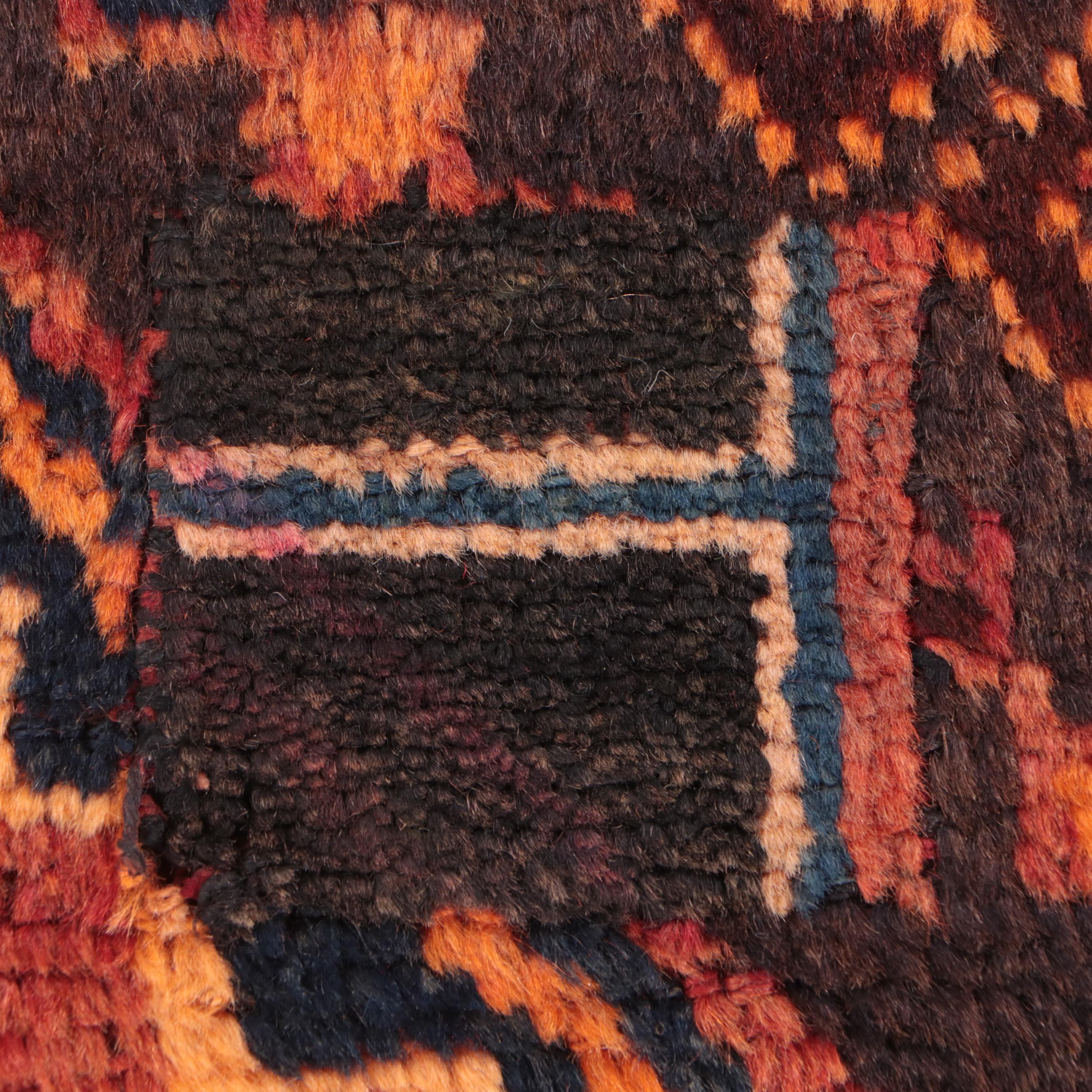 4'8 x 8'10 Hand-Knotted Persian Shiraz Area Rug