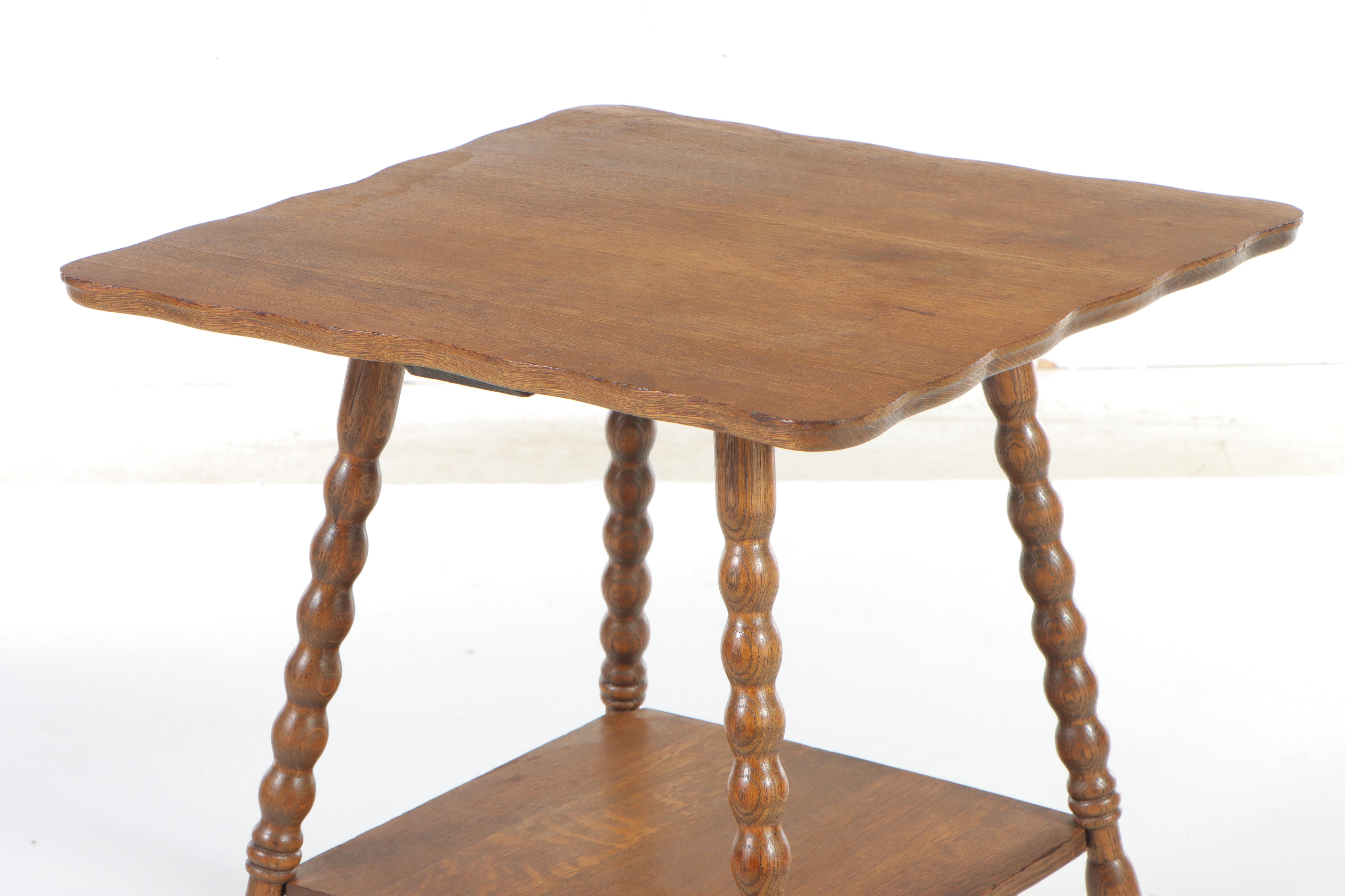 Late Victorian Quartersawn and Bobbin-Turned Oak Parlor Table, circa 1900