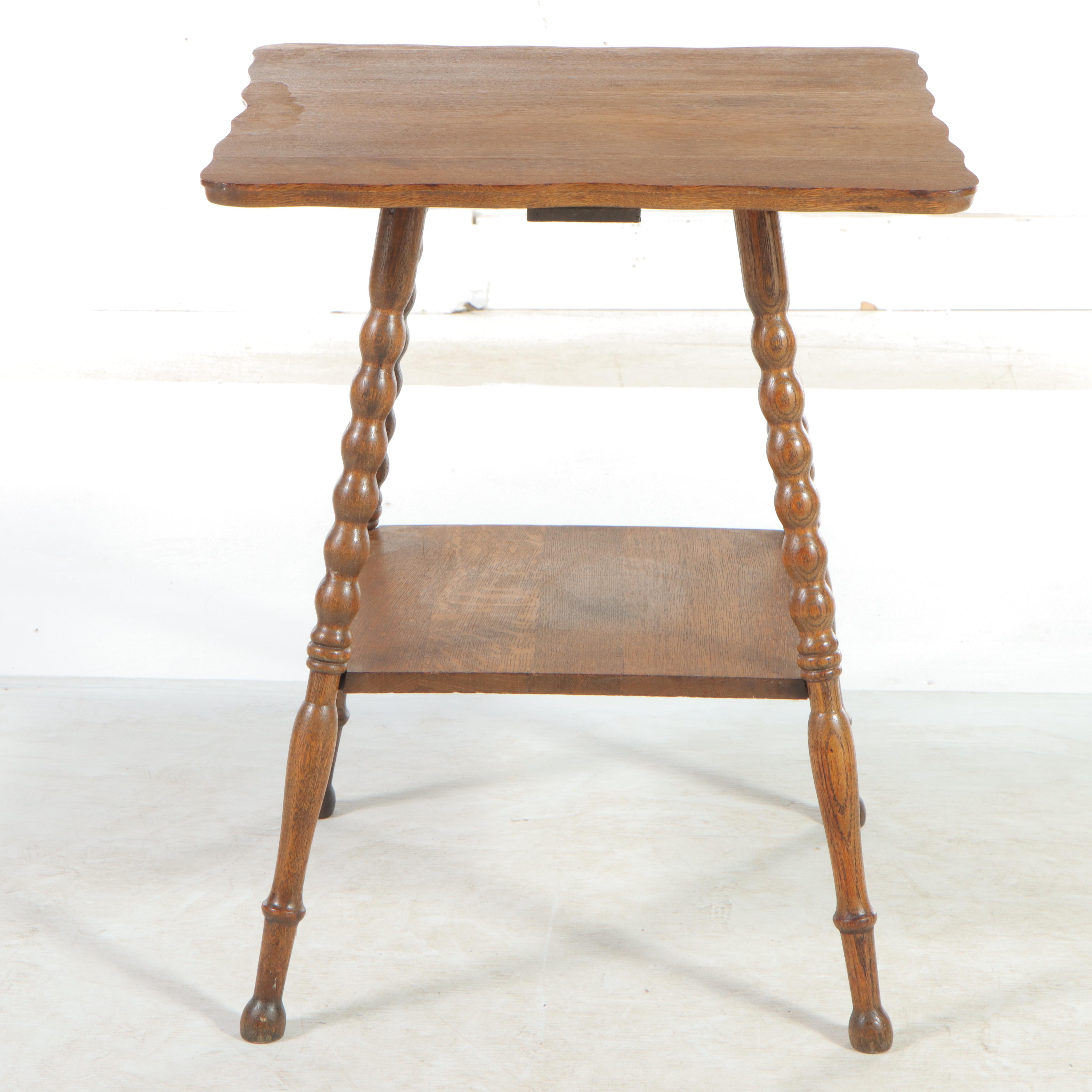 Late Victorian Quartersawn and Bobbin-Turned Oak Parlor Table, circa 1900