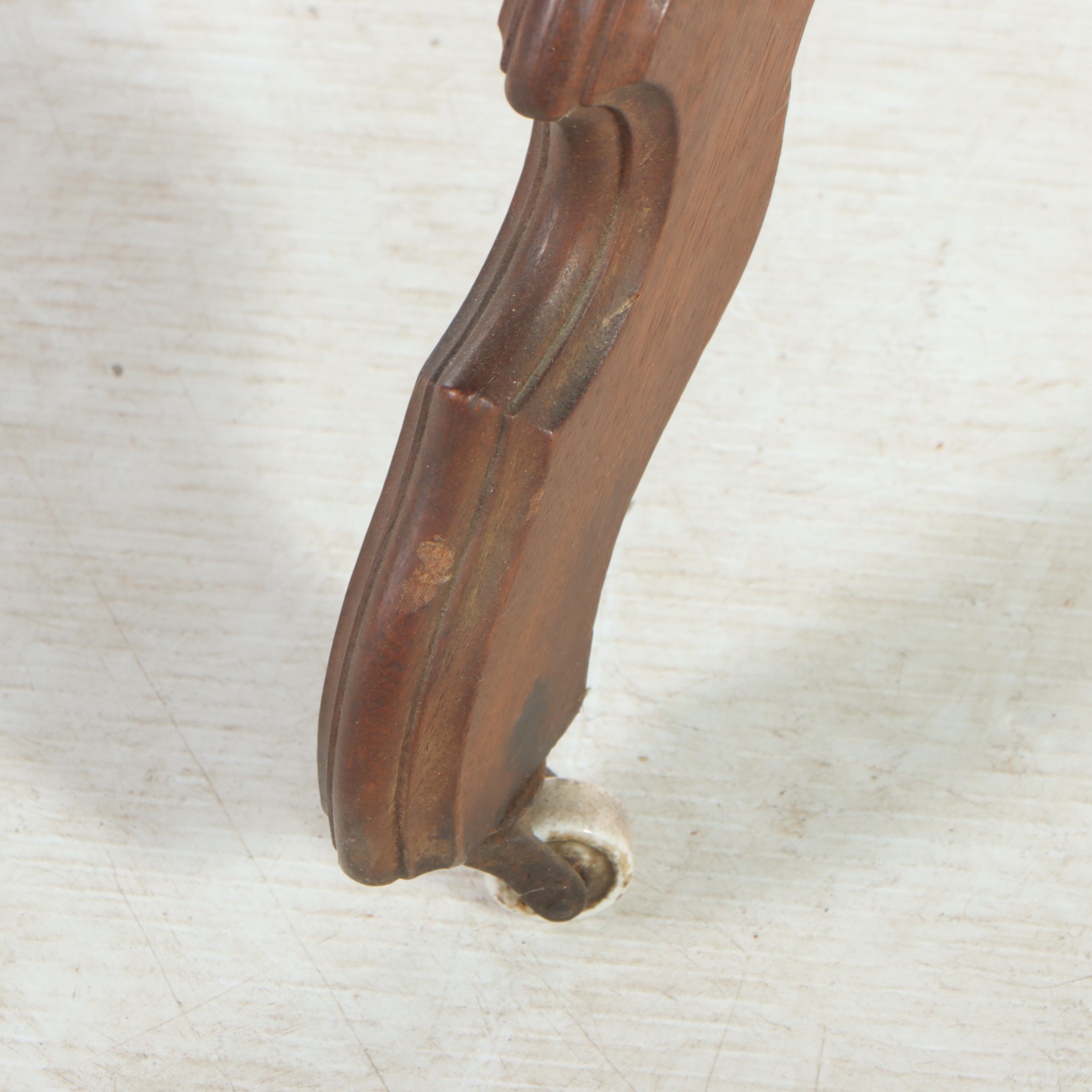 Victorian Walnut Parlor Table, Late 19th Century