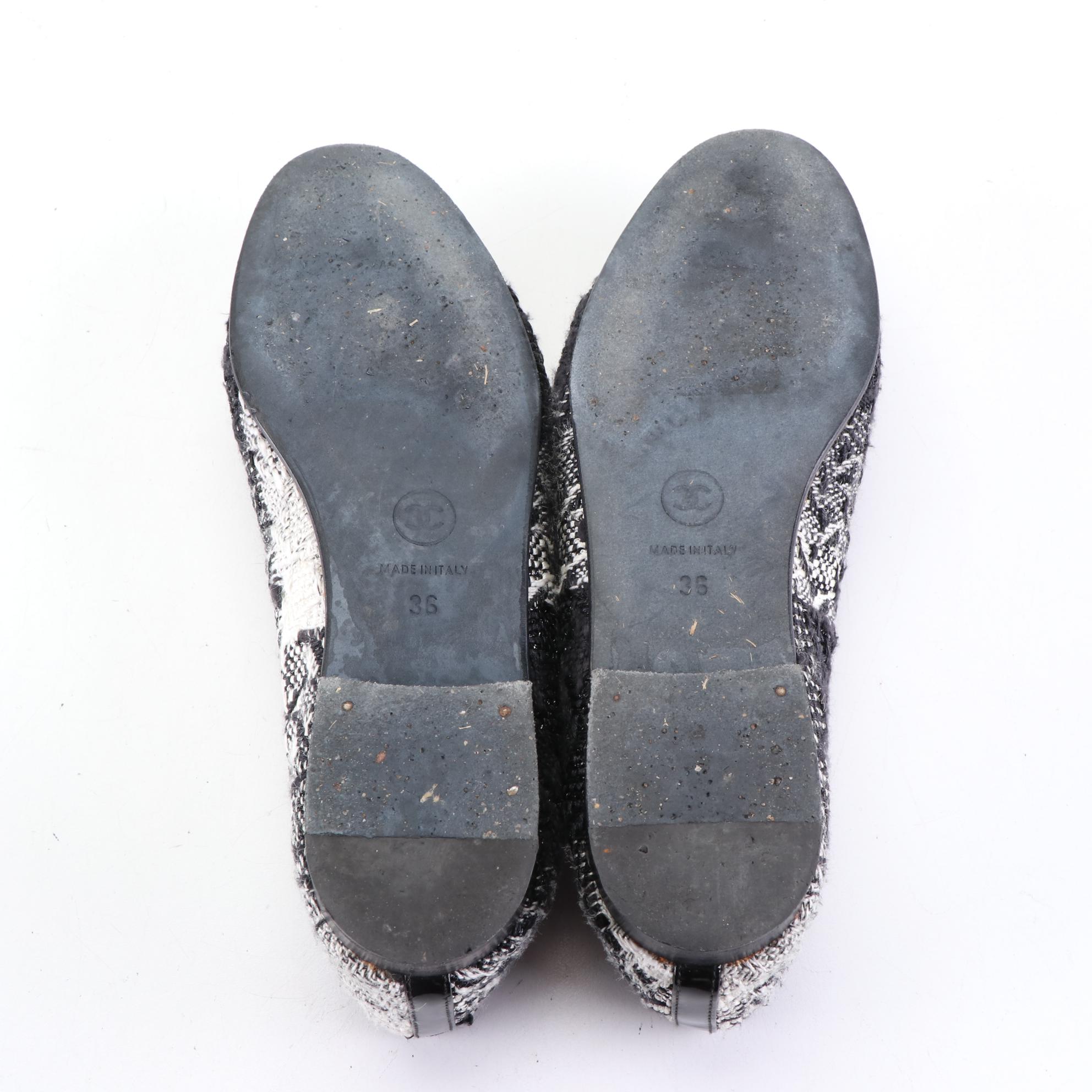 Chanel CC Ballerina Flats in Cotton Tweed and Patent Leather