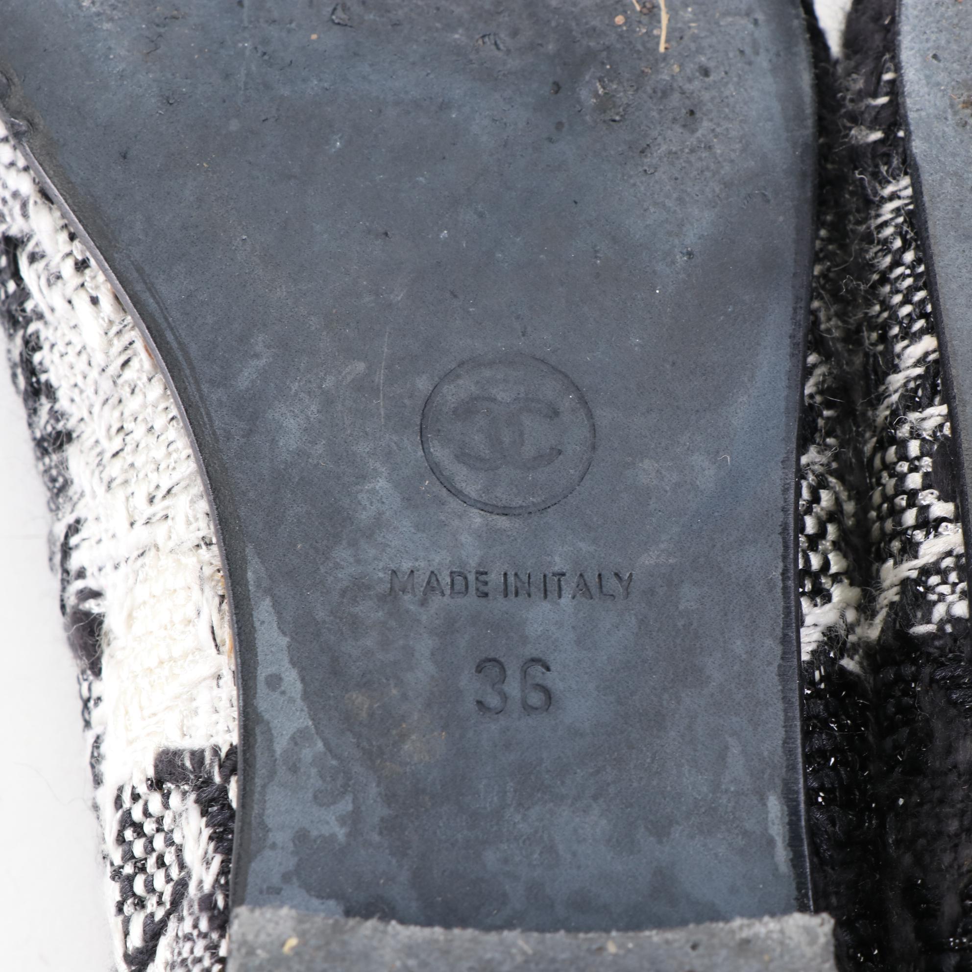 Chanel CC Ballerina Flats in Cotton Tweed and Patent Leather