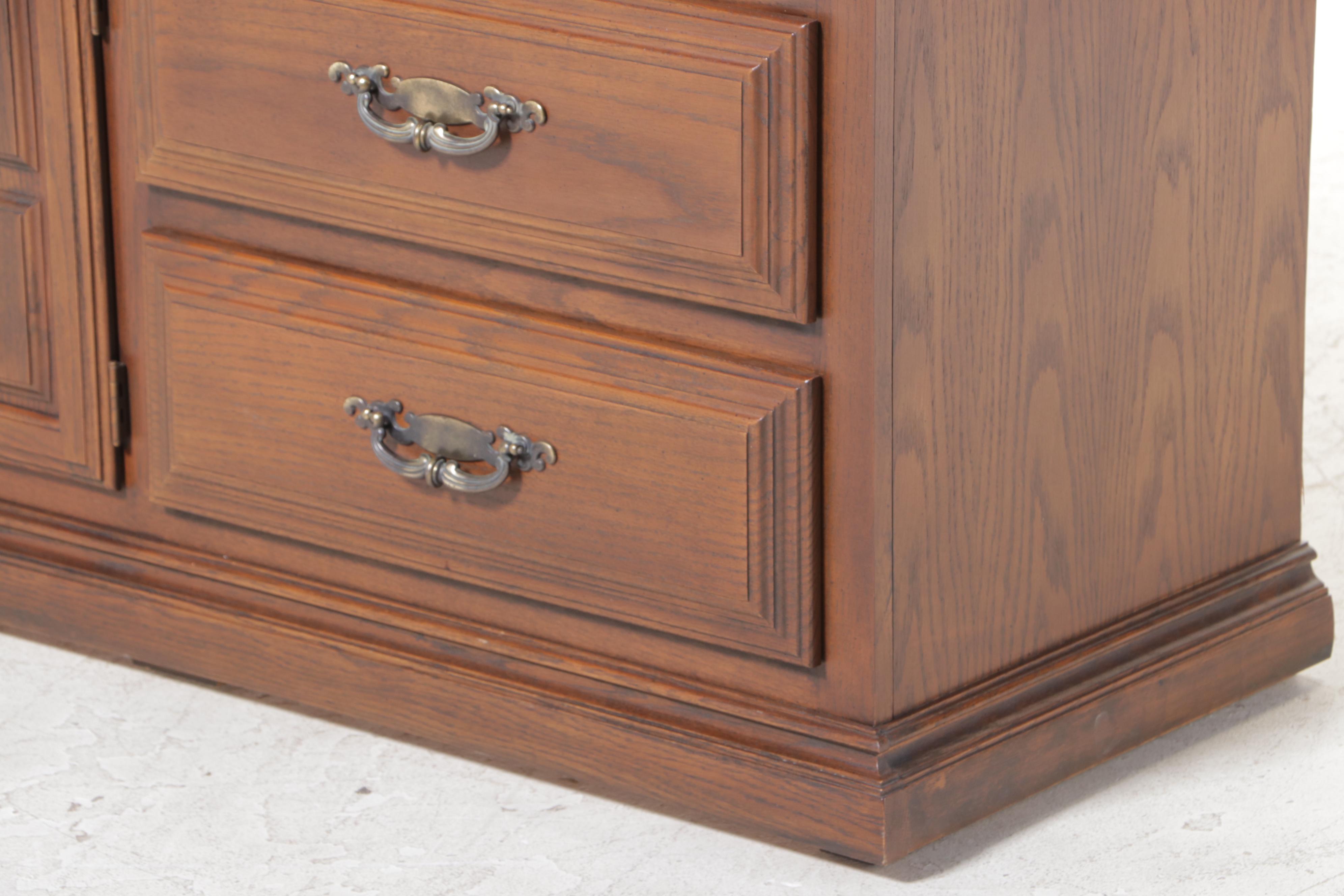 Kroehler French Provincial Style Oak Nine-Drawer Dresser