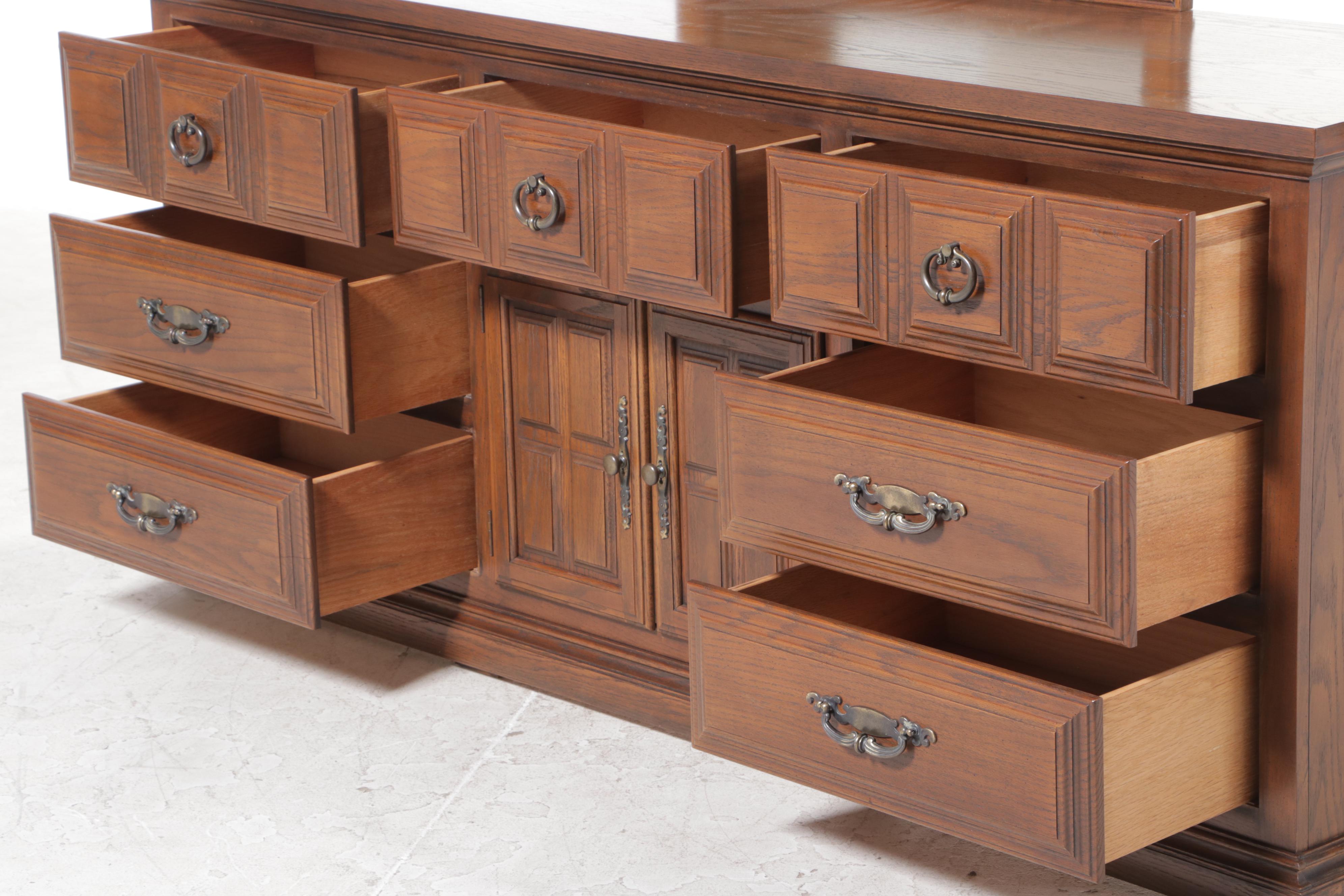 Kroehler French Provincial Style Oak Nine-Drawer Dresser