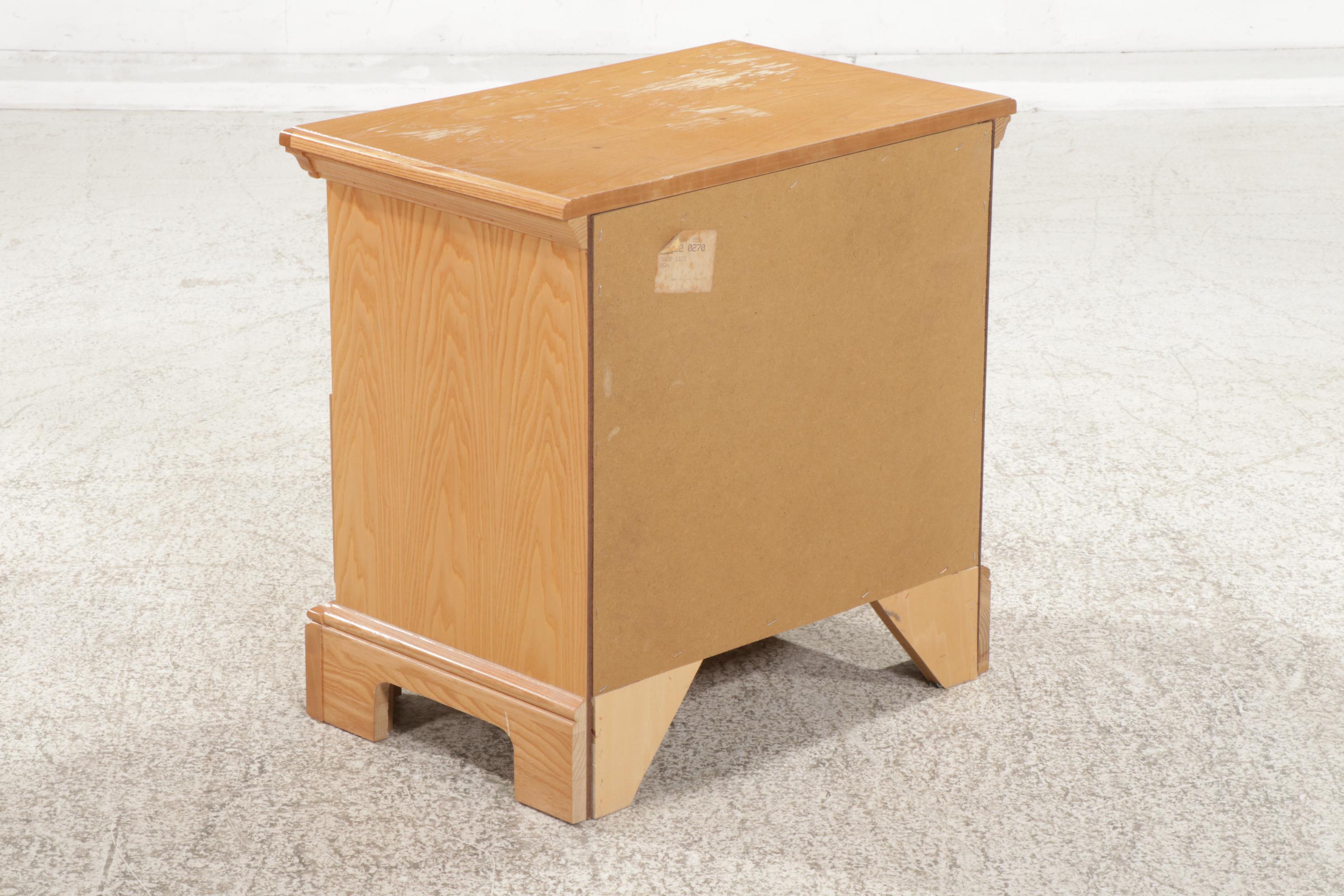 Bassett Furniture Ash Bedroom Suite with Desk and Twin Bed