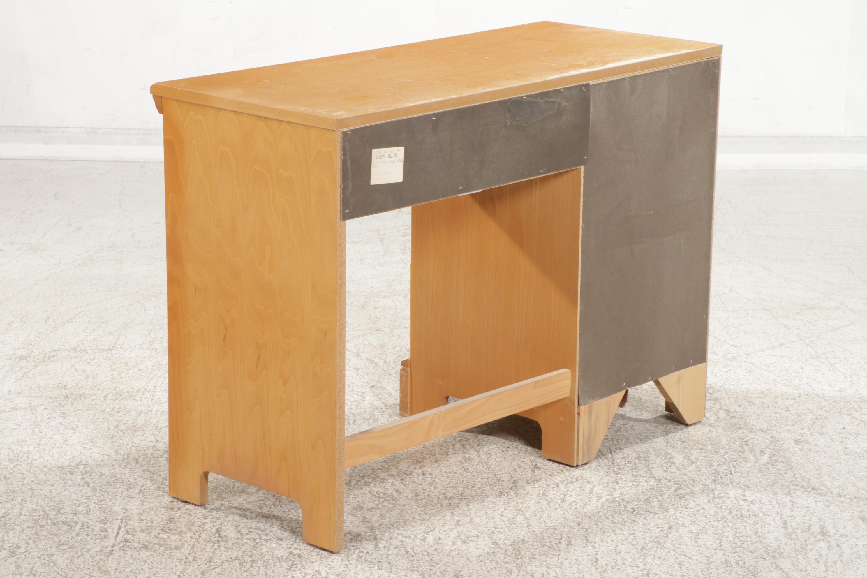 Bassett Furniture Ash Bedroom Suite with Desk and Twin Bed