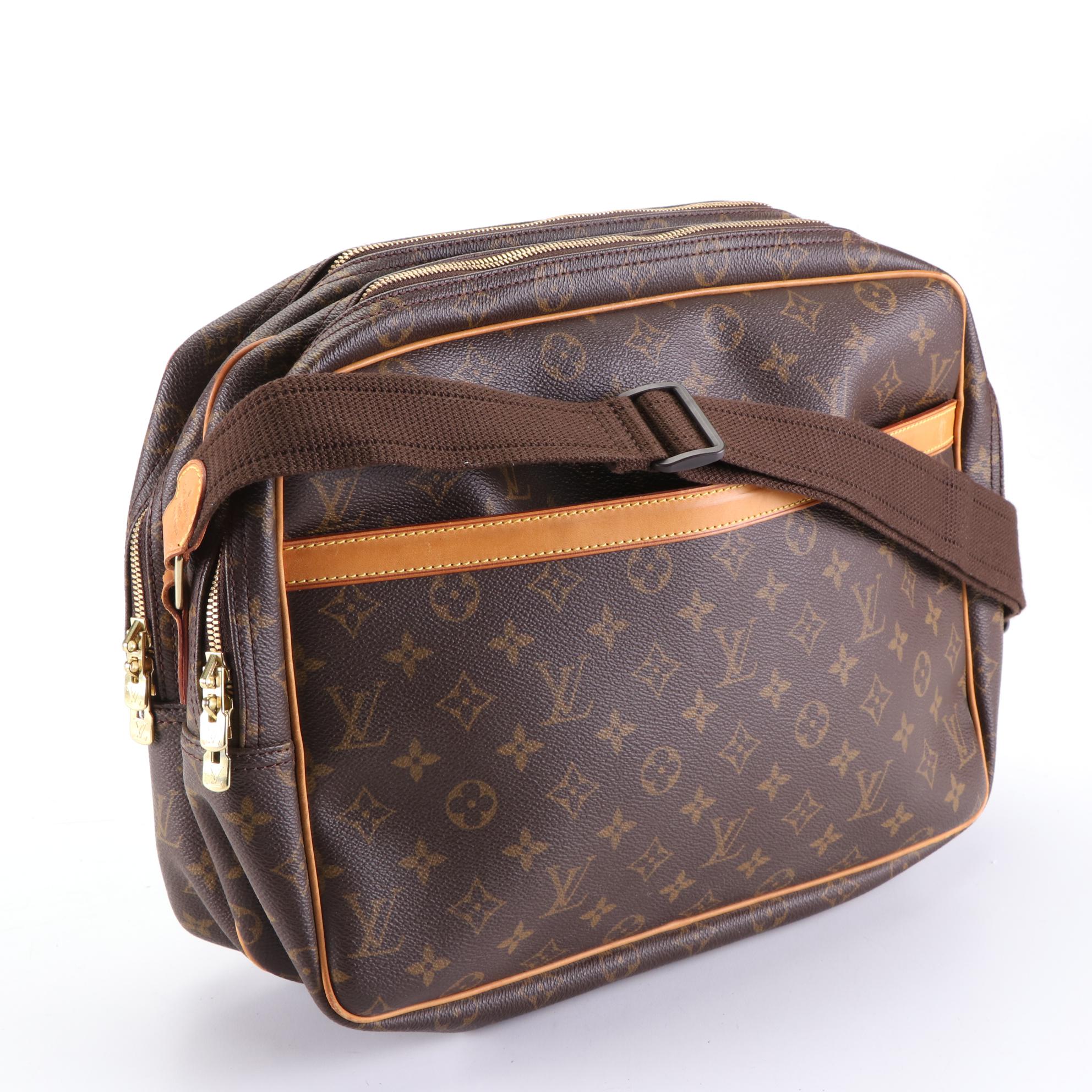 Louis Vuitton Reporter 37 Travel Bag in Monogram Canvas and Leather
