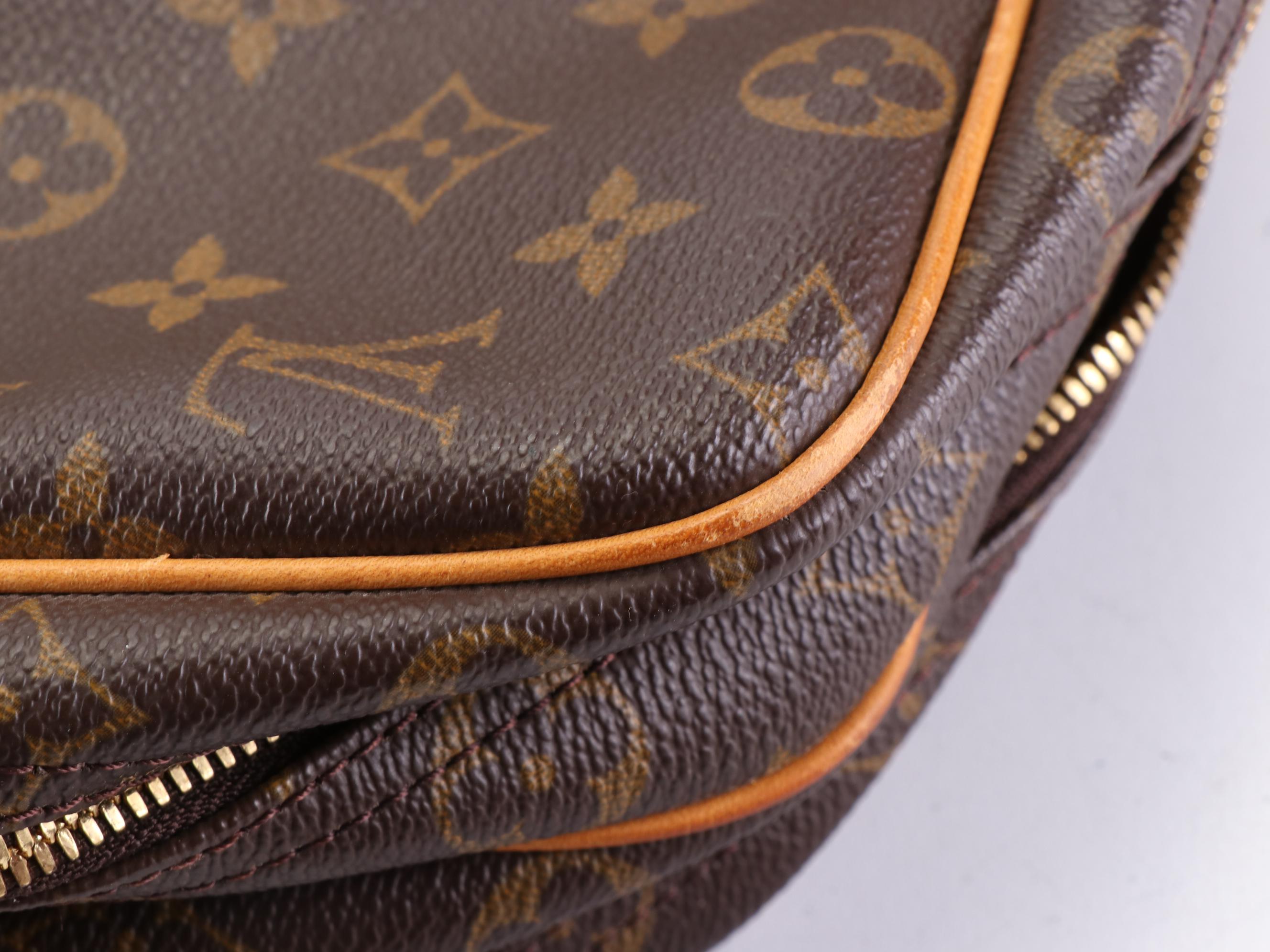 Louis Vuitton Reporter 37 Travel Bag in Monogram Canvas and Leather